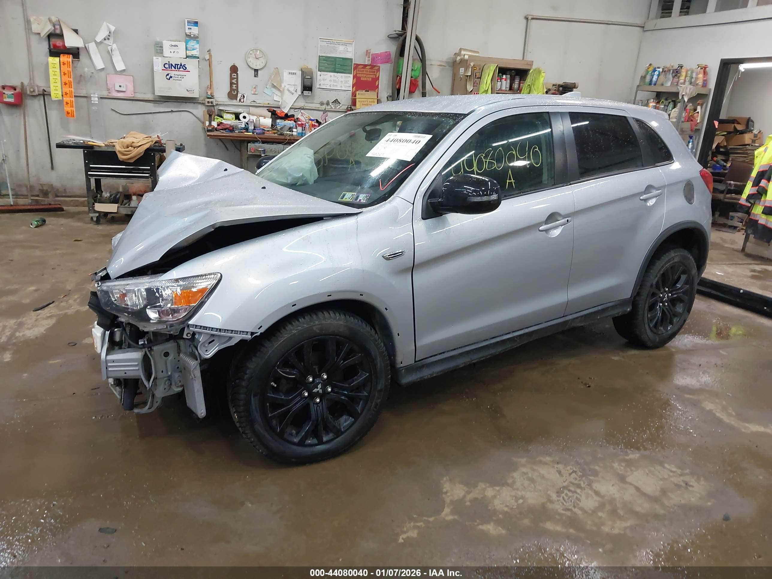 MITSUBISHI OUTLANDER image 2