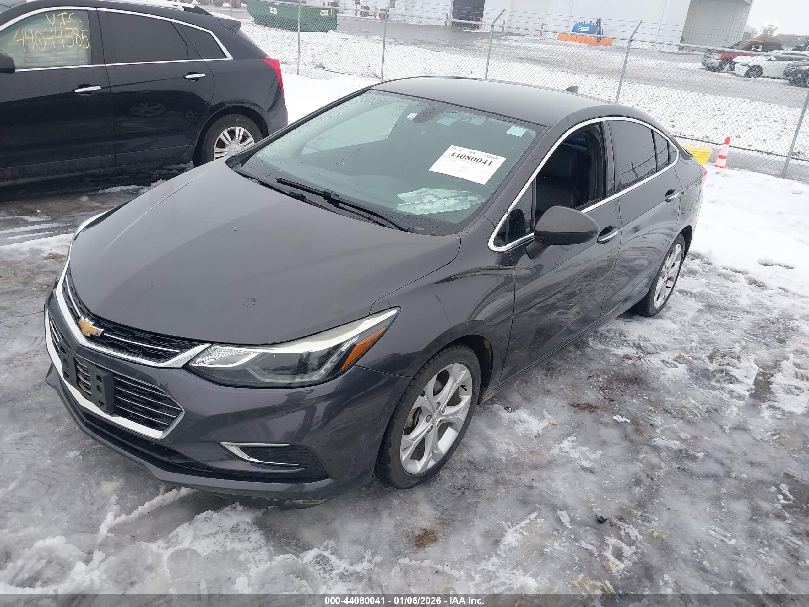 CHEVROLET CRUZE image 2