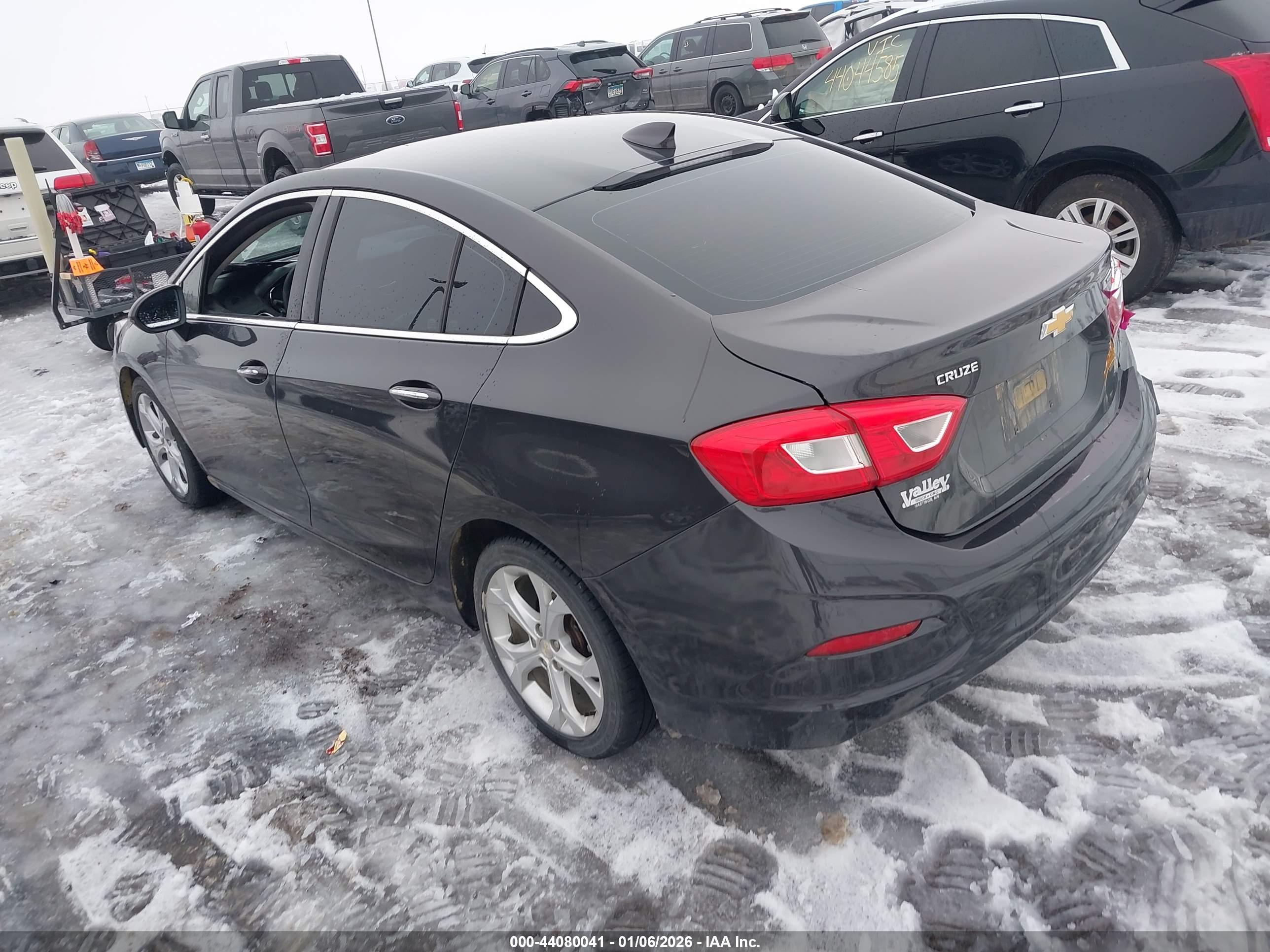 CHEVROLET CRUZE image 3