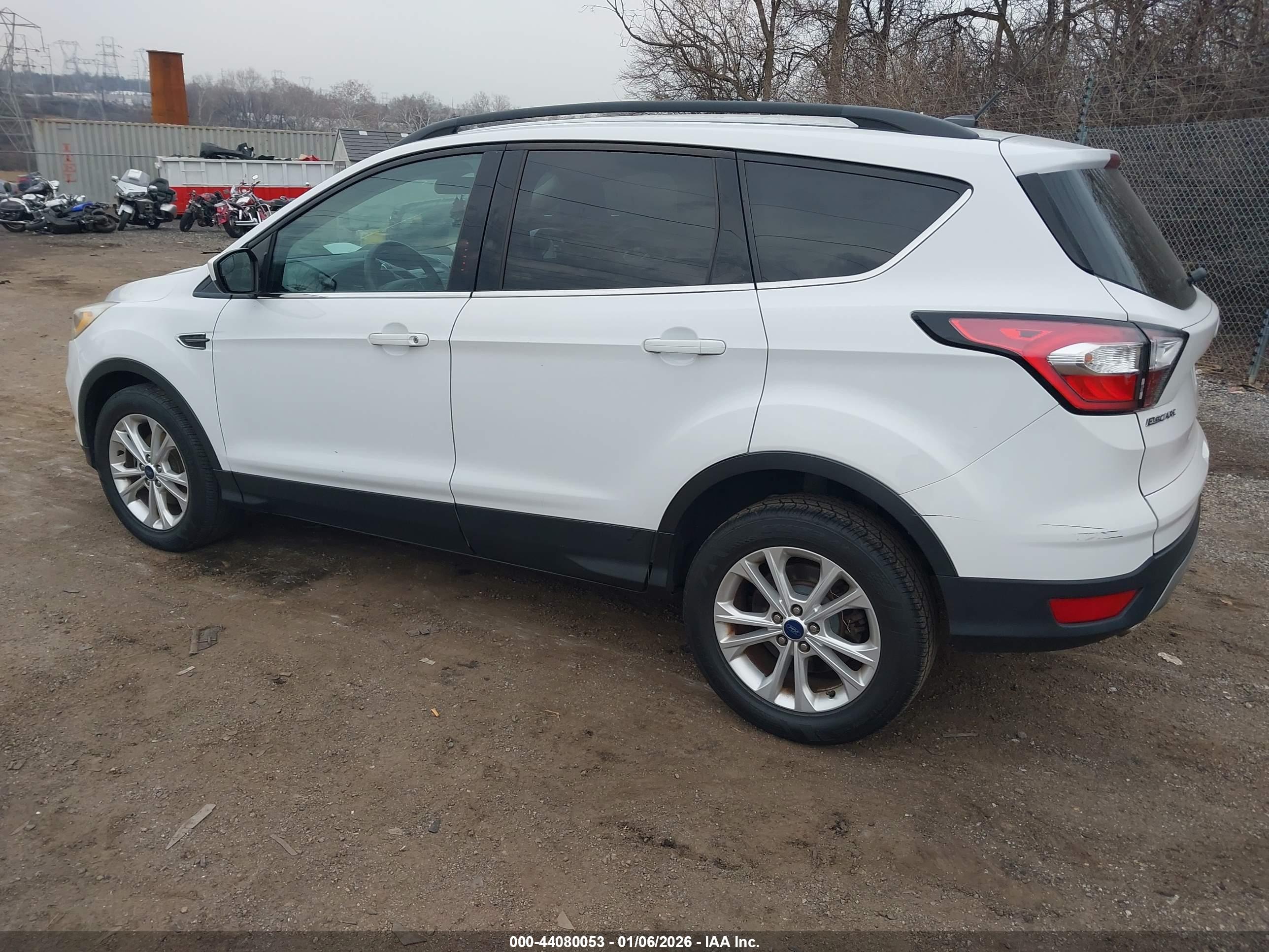 FORD ESCAPE image 3