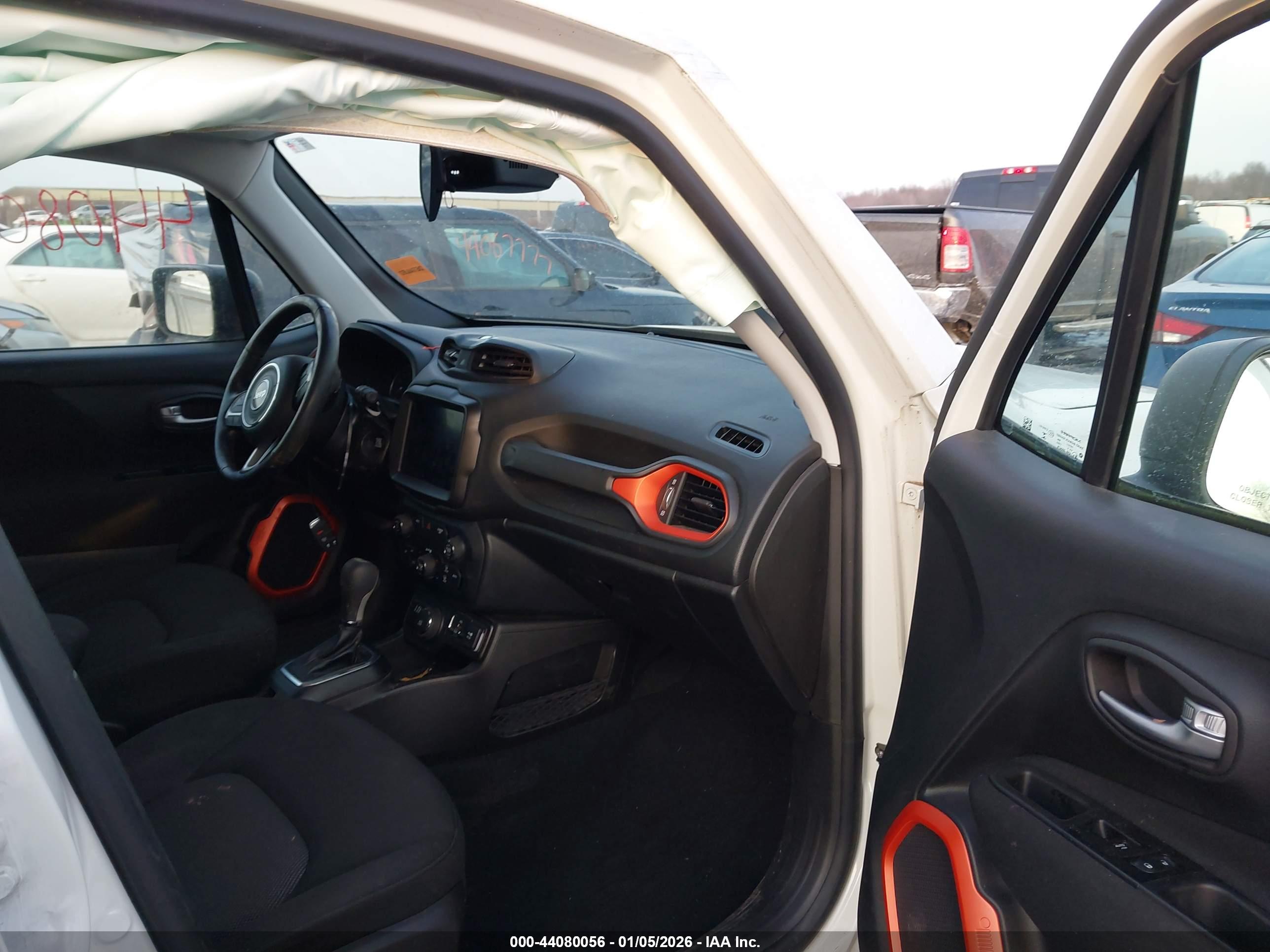 JEEP RENEGADE image 5