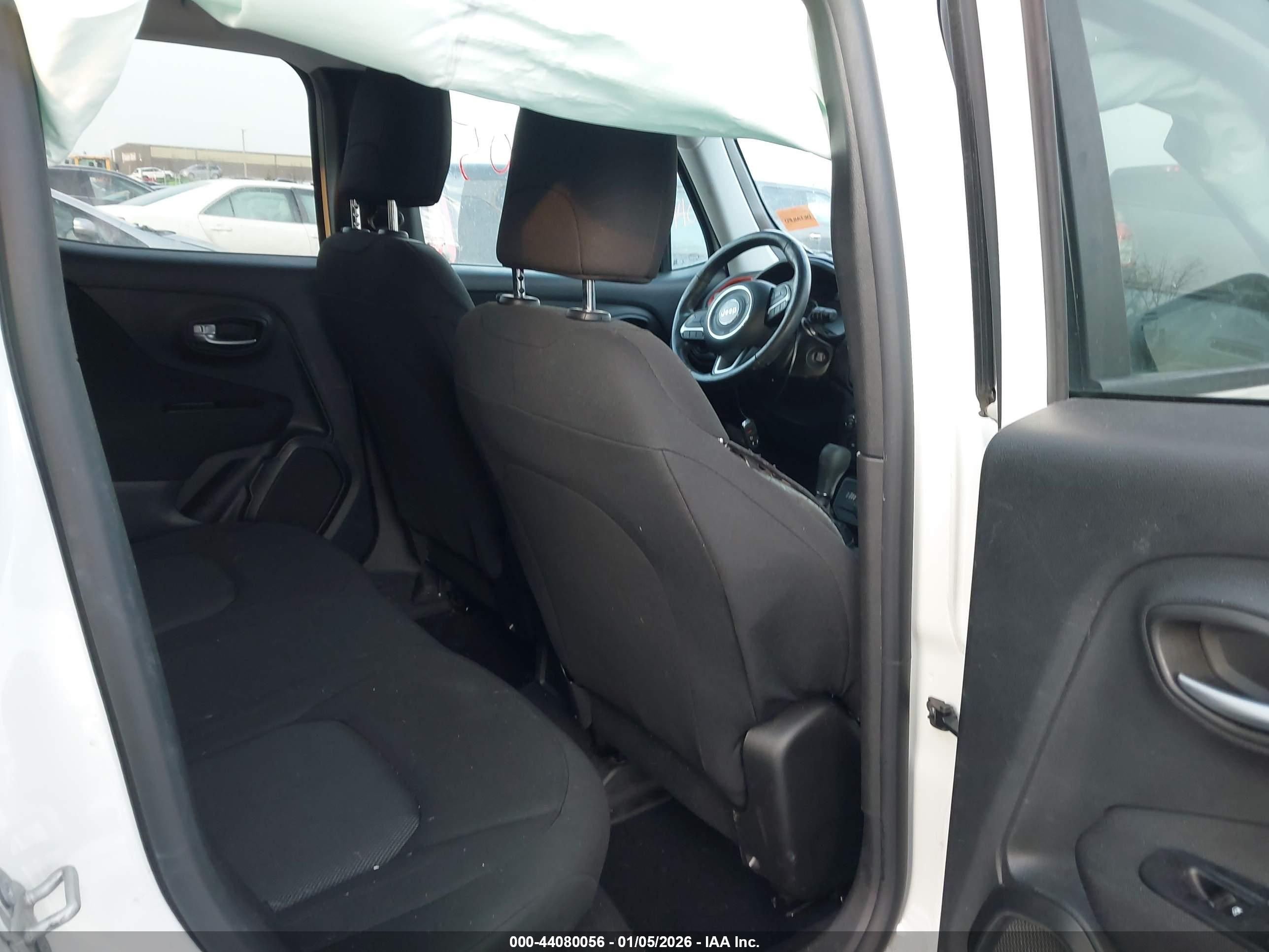 JEEP RENEGADE image 8