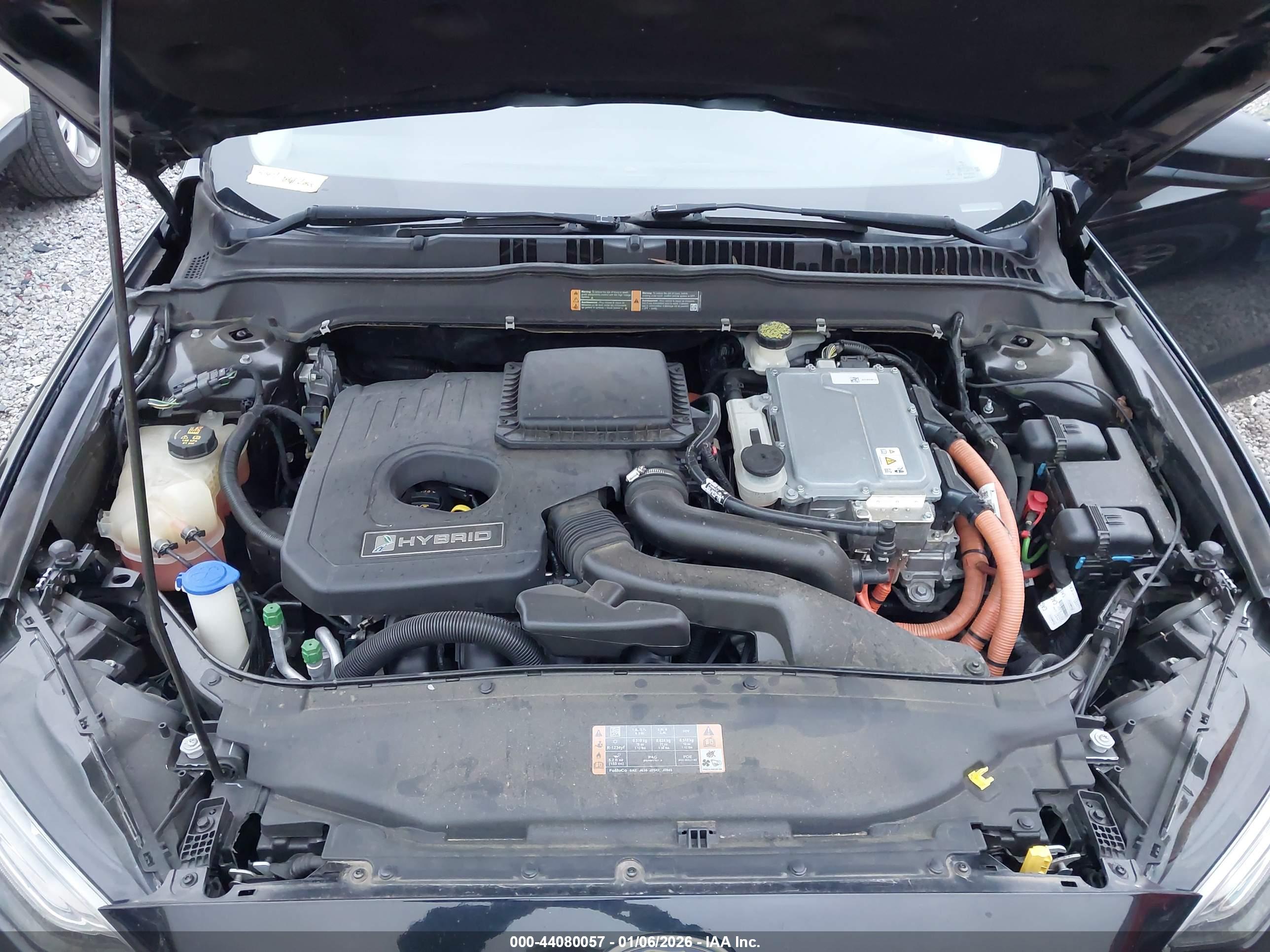 FORD FUSION image 10