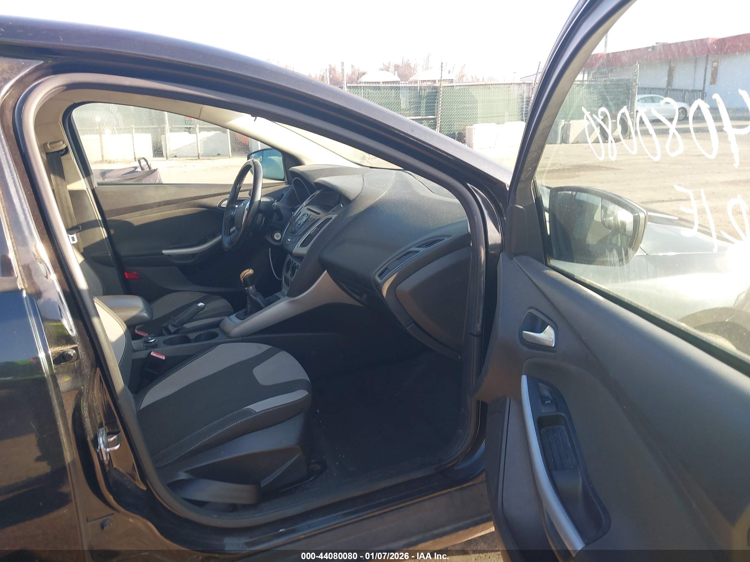 FORD FOCUS image 5