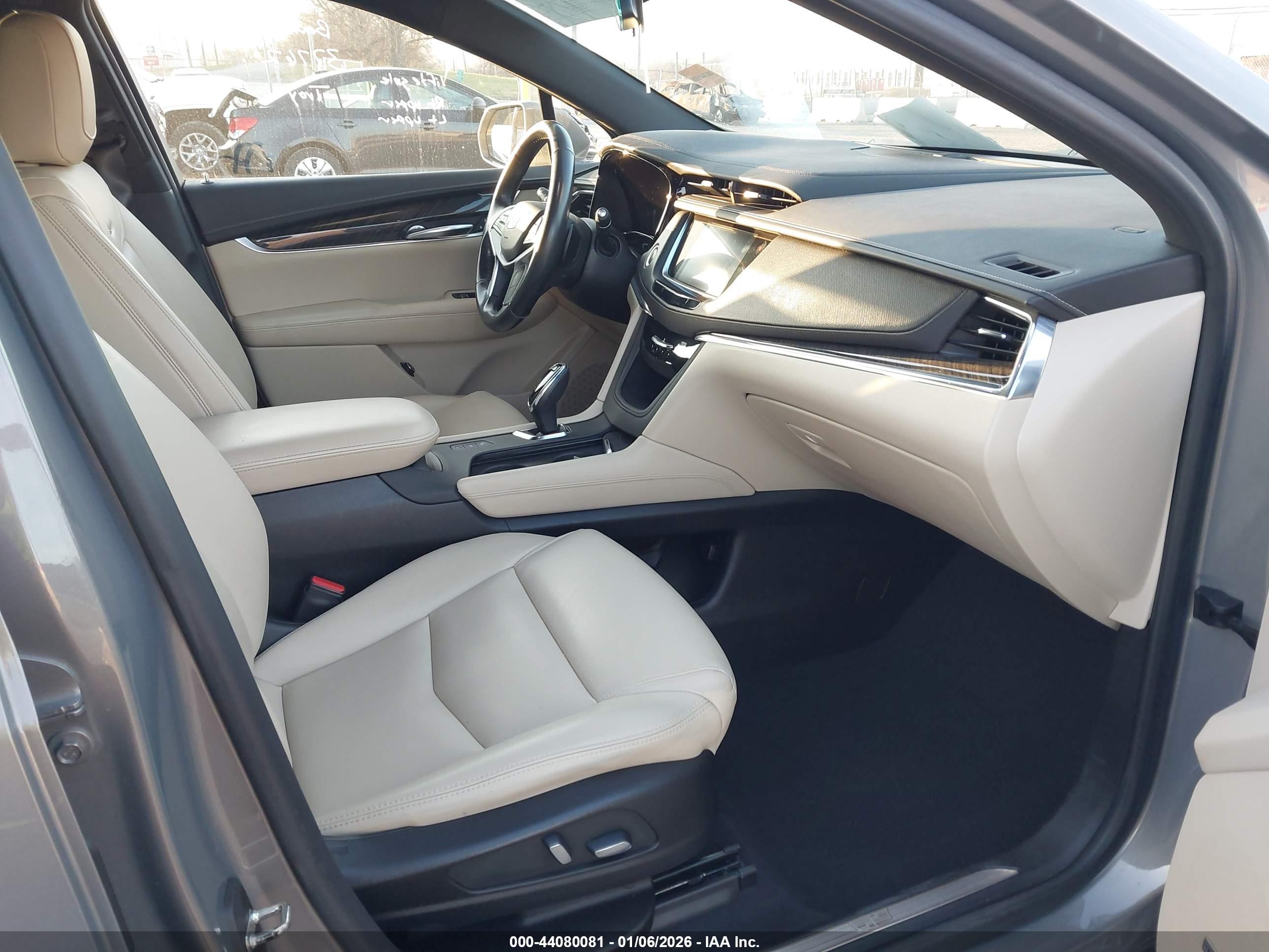 CADILLAC XT5 image 5
