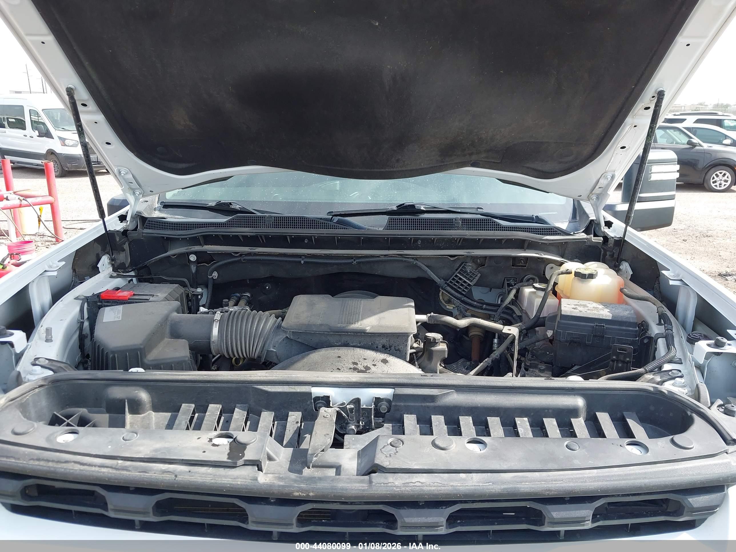 CHEVROLET SILVERADO image 10