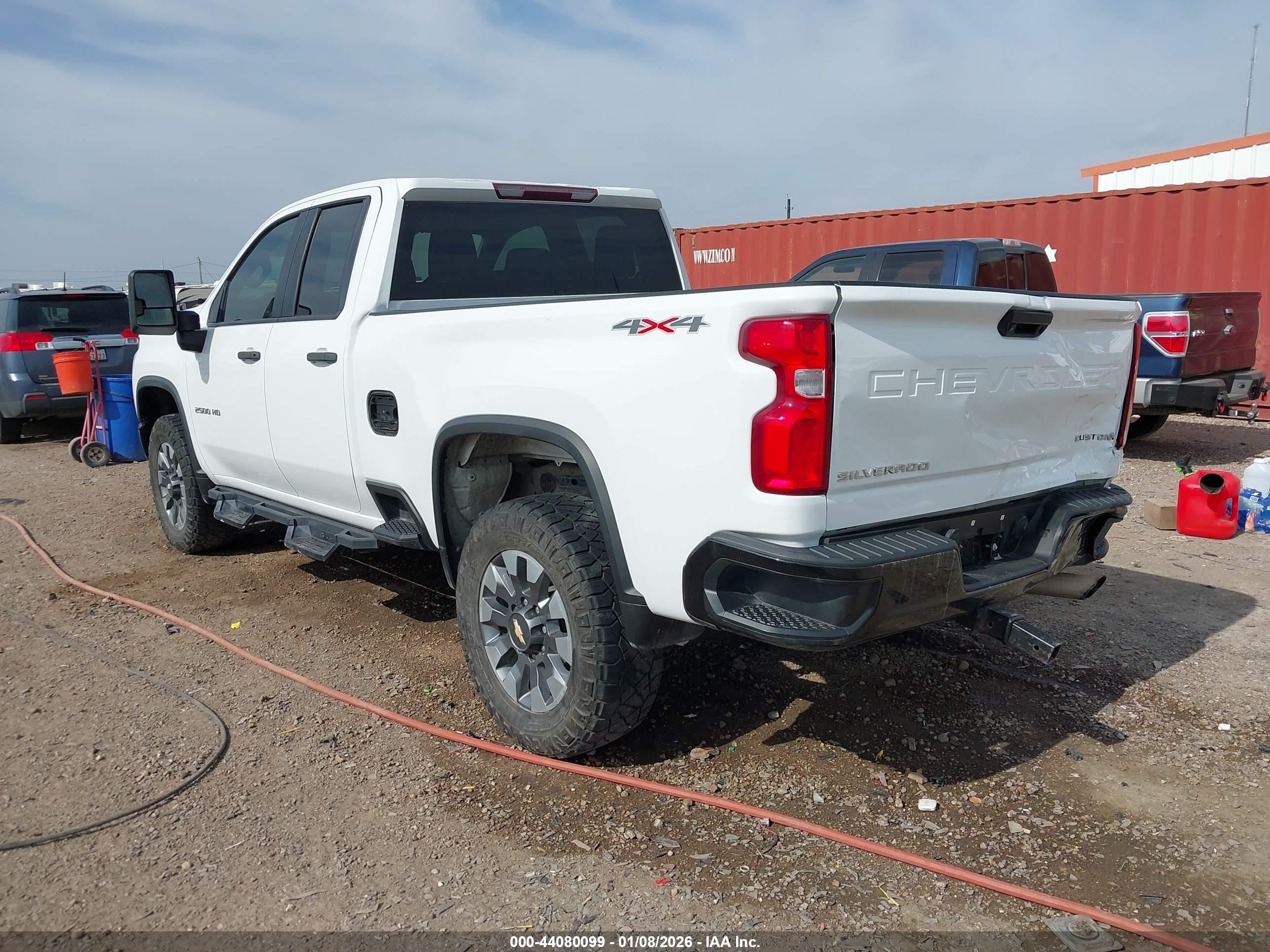 CHEVROLET SILVERADO image 3