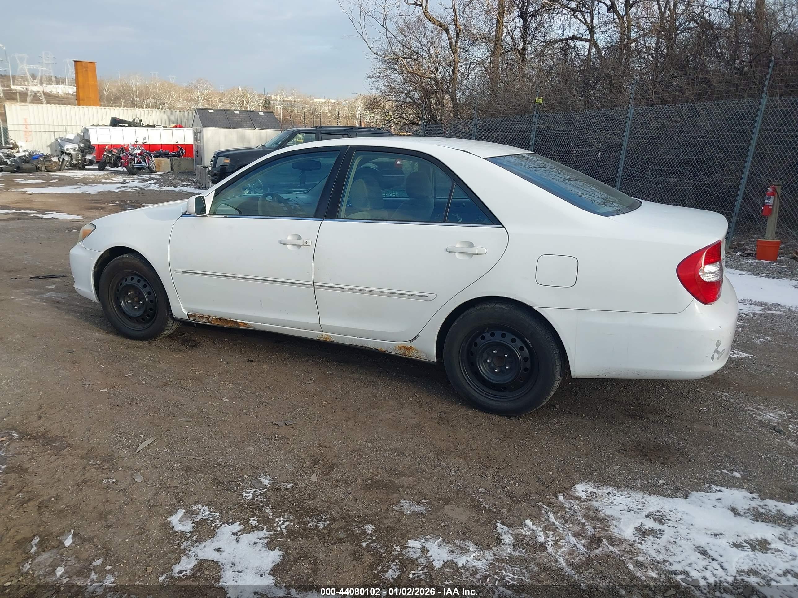 TOYOTA CAMRY image 3