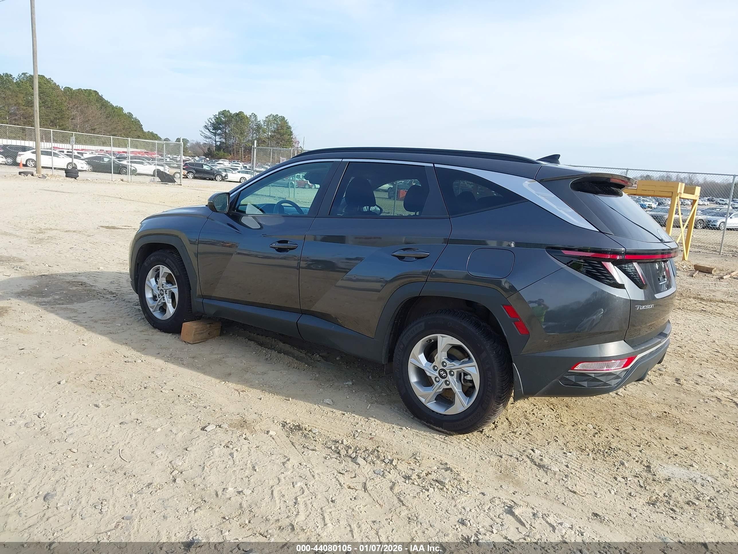 HYUNDAI TUCSON image 3