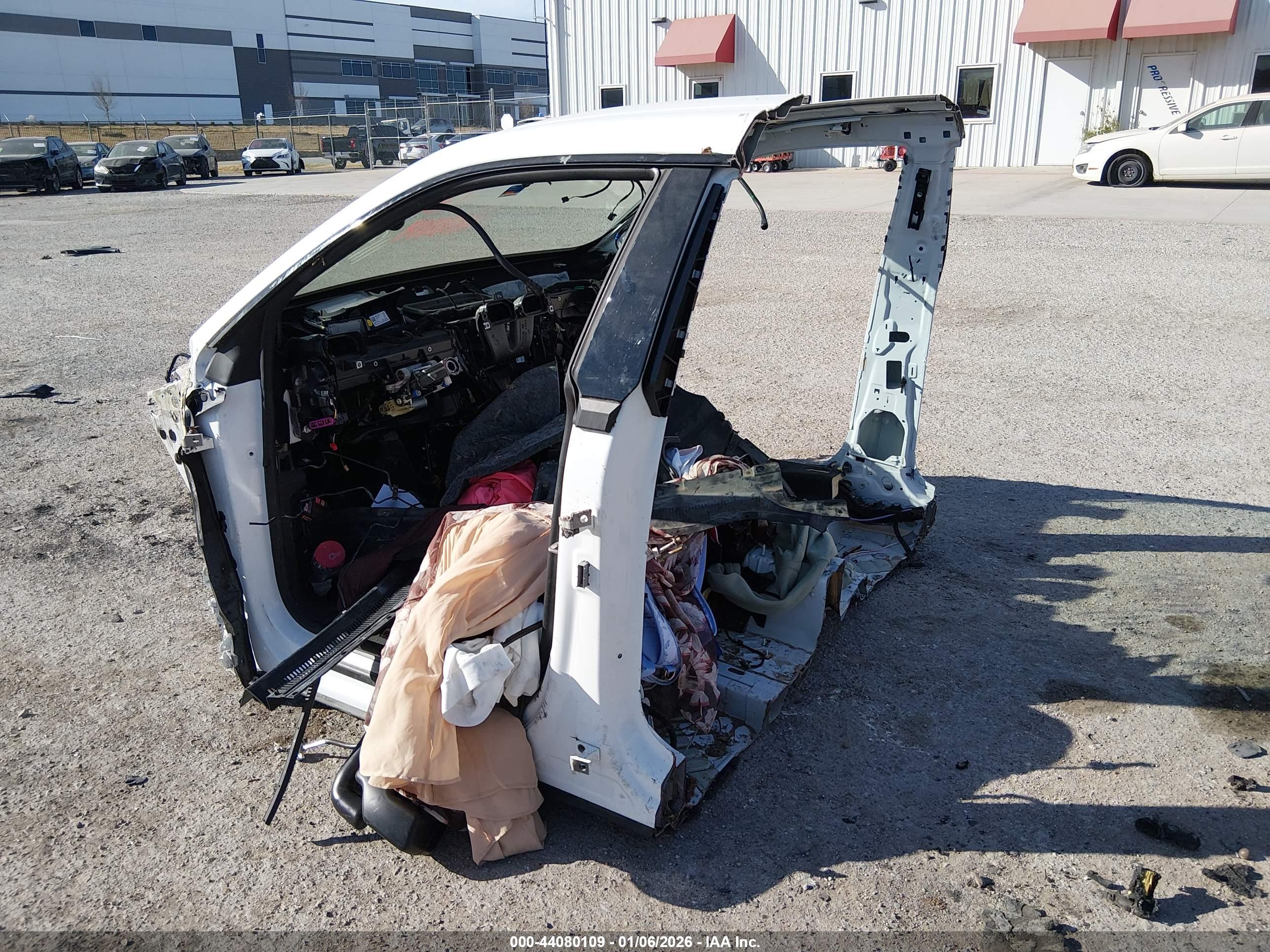 LAMBORGHINI URUS image 3