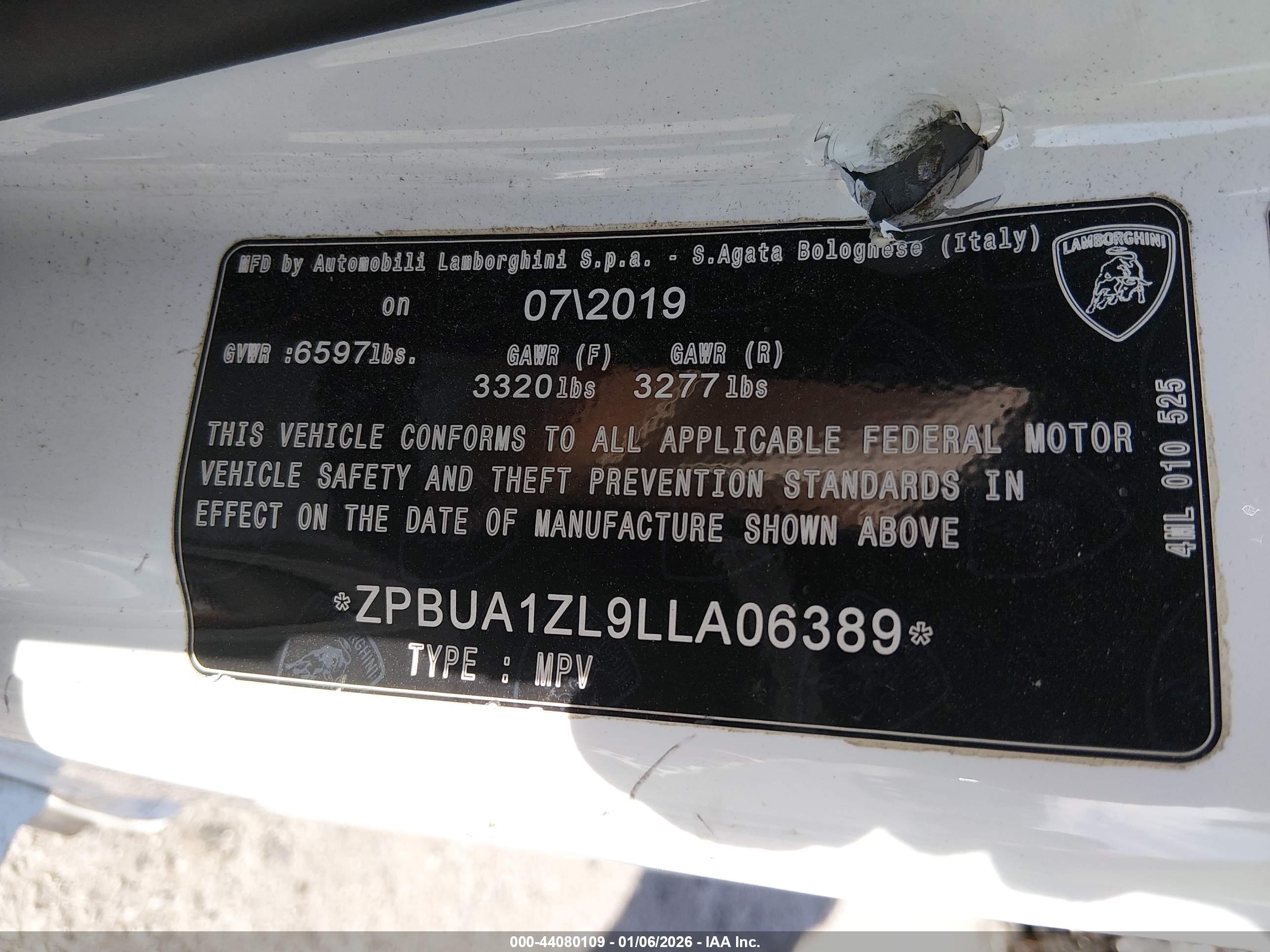 LAMBORGHINI URUS image 9