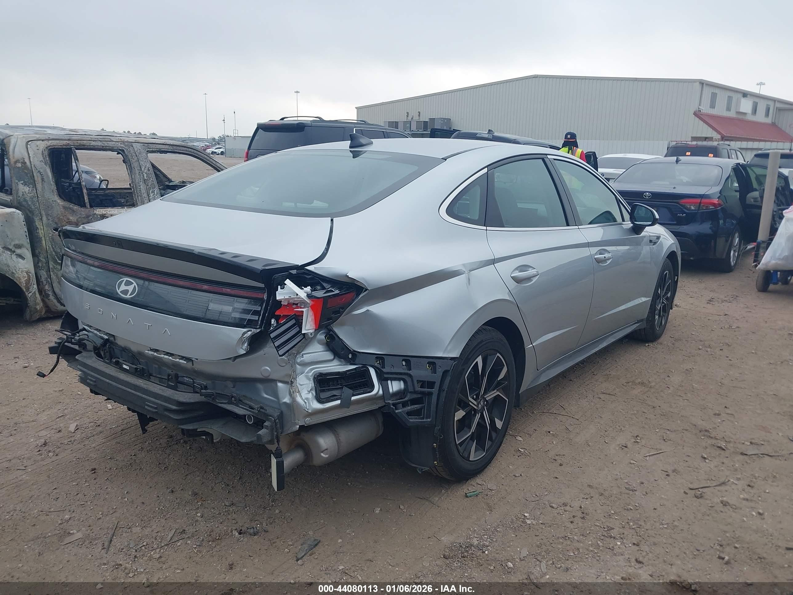 HYUNDAI SONATA image 4