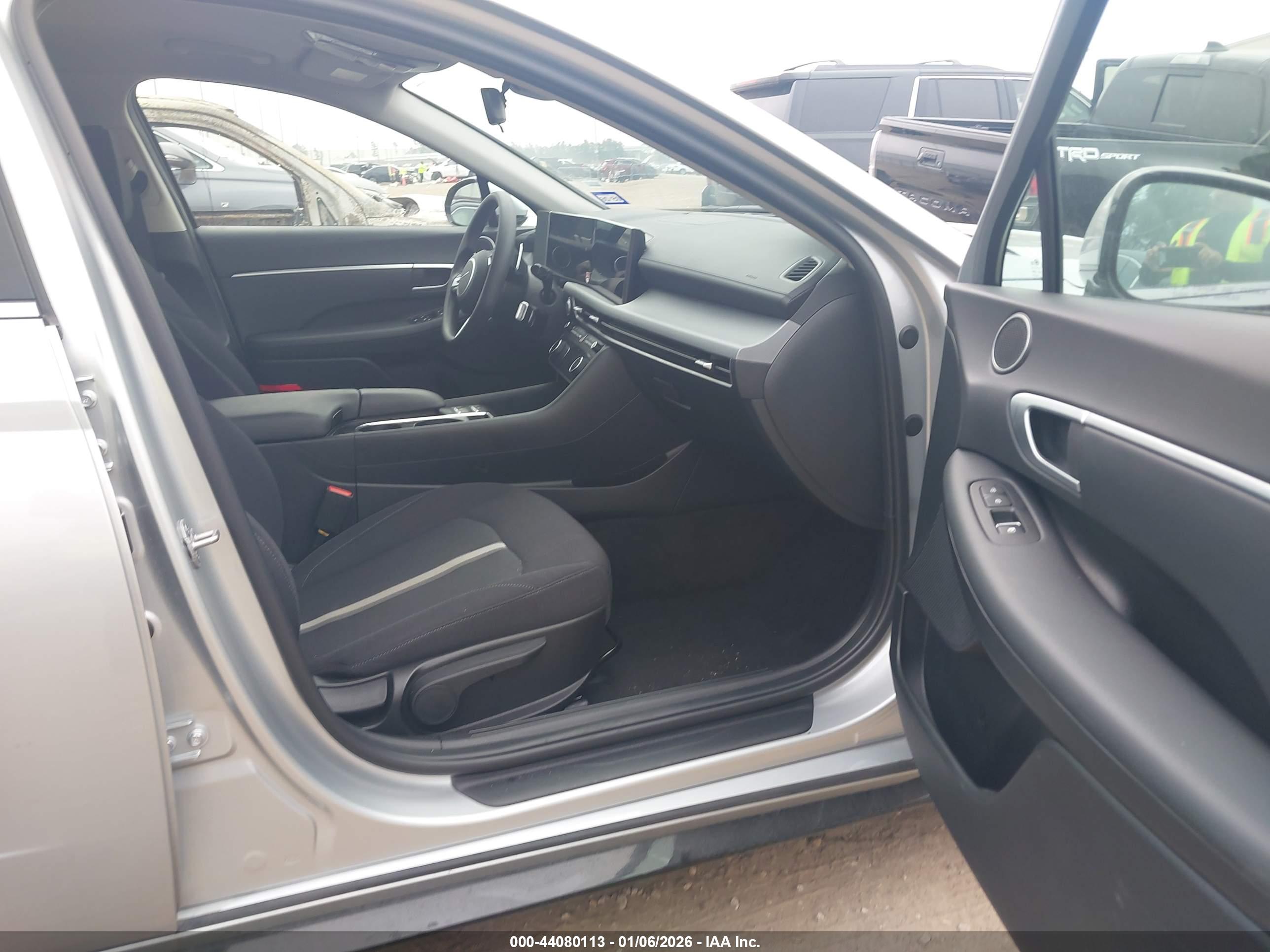 HYUNDAI SONATA image 5