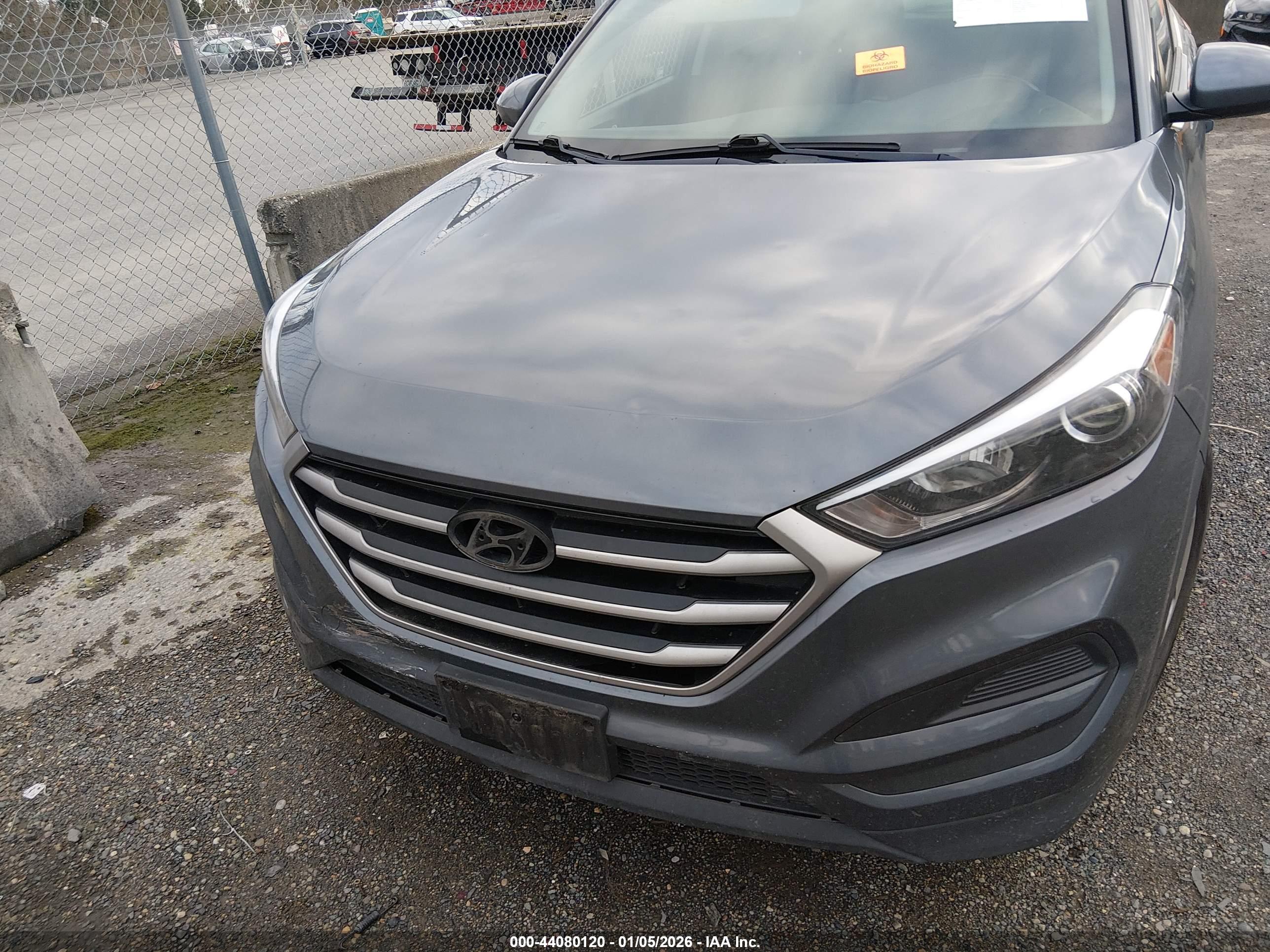 HYUNDAI TUCSON image 10