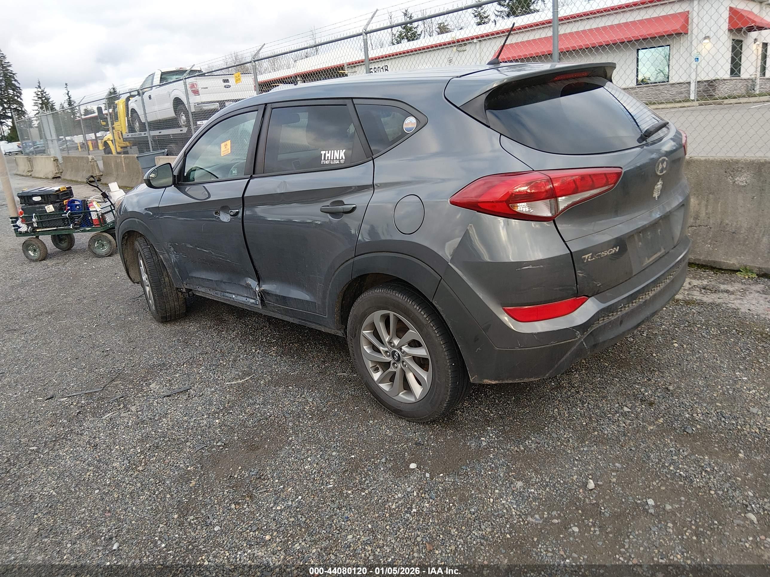 HYUNDAI TUCSON image 3