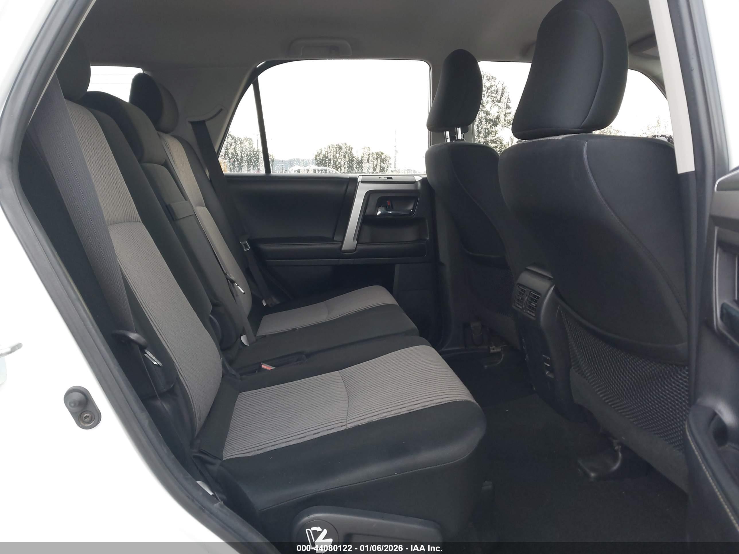 TOYOTA 4RUNNER image 8