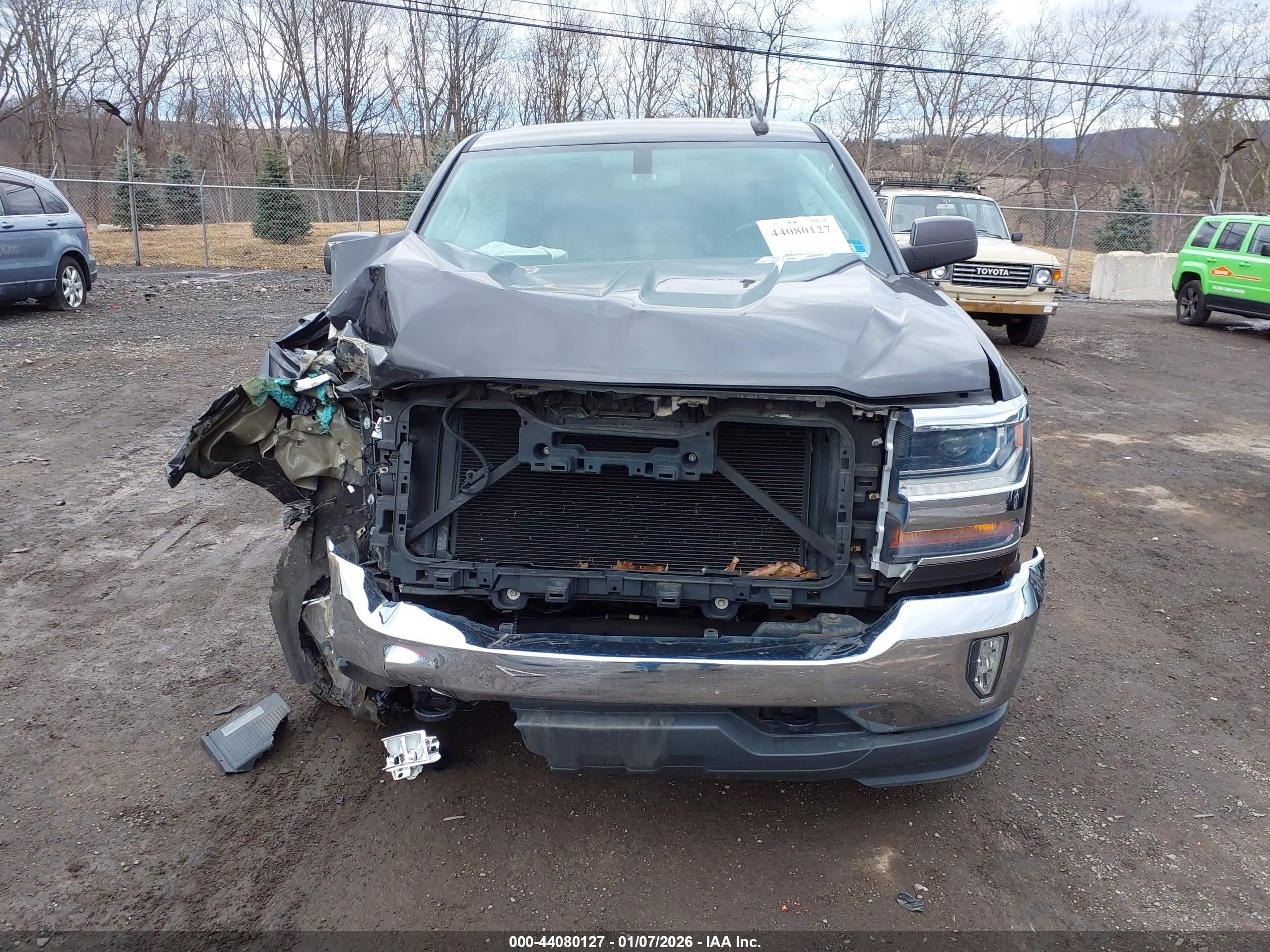 CHEVROLET SILVERADO image 6