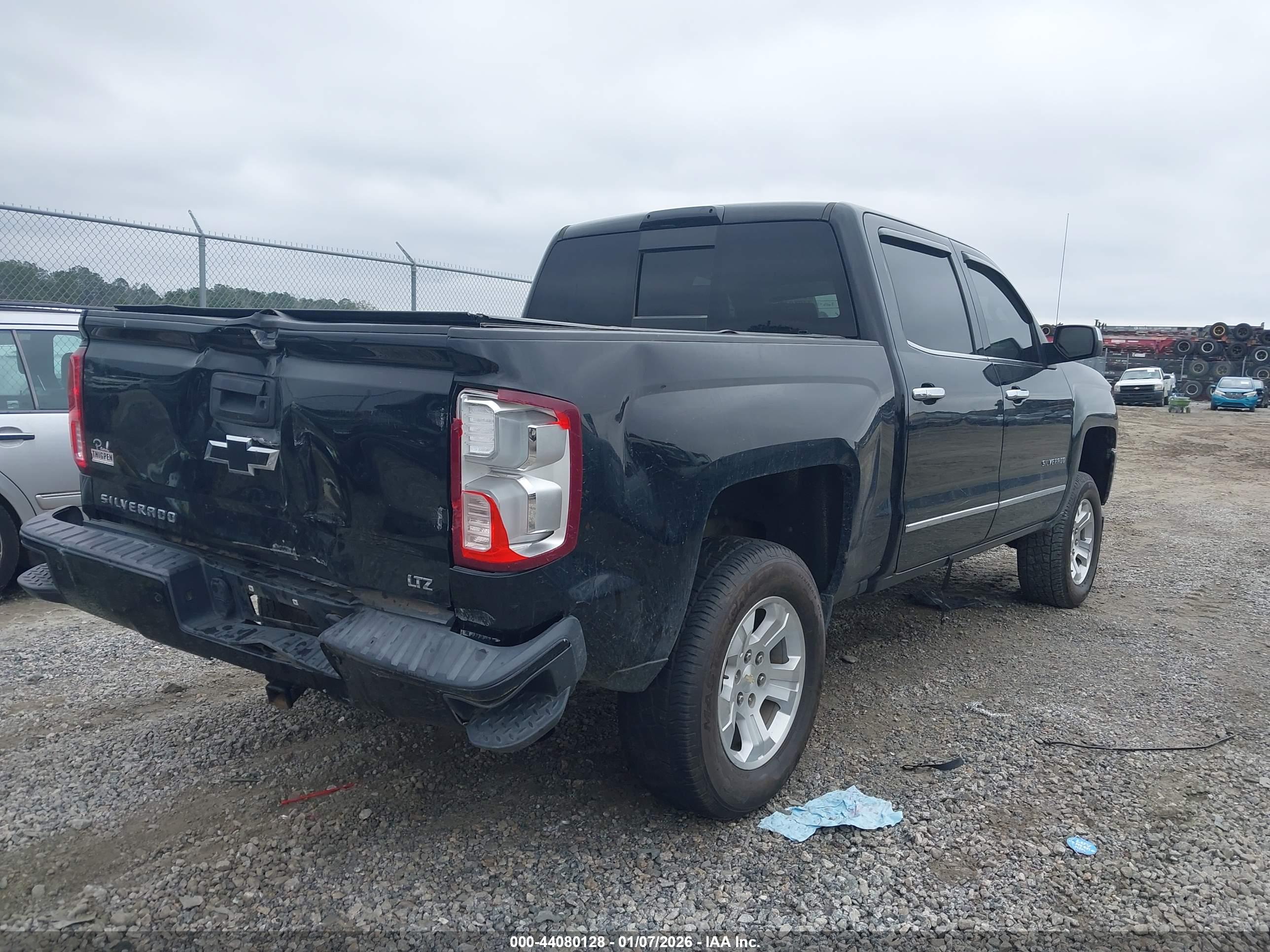 CHEVROLET SILVERADO image 4