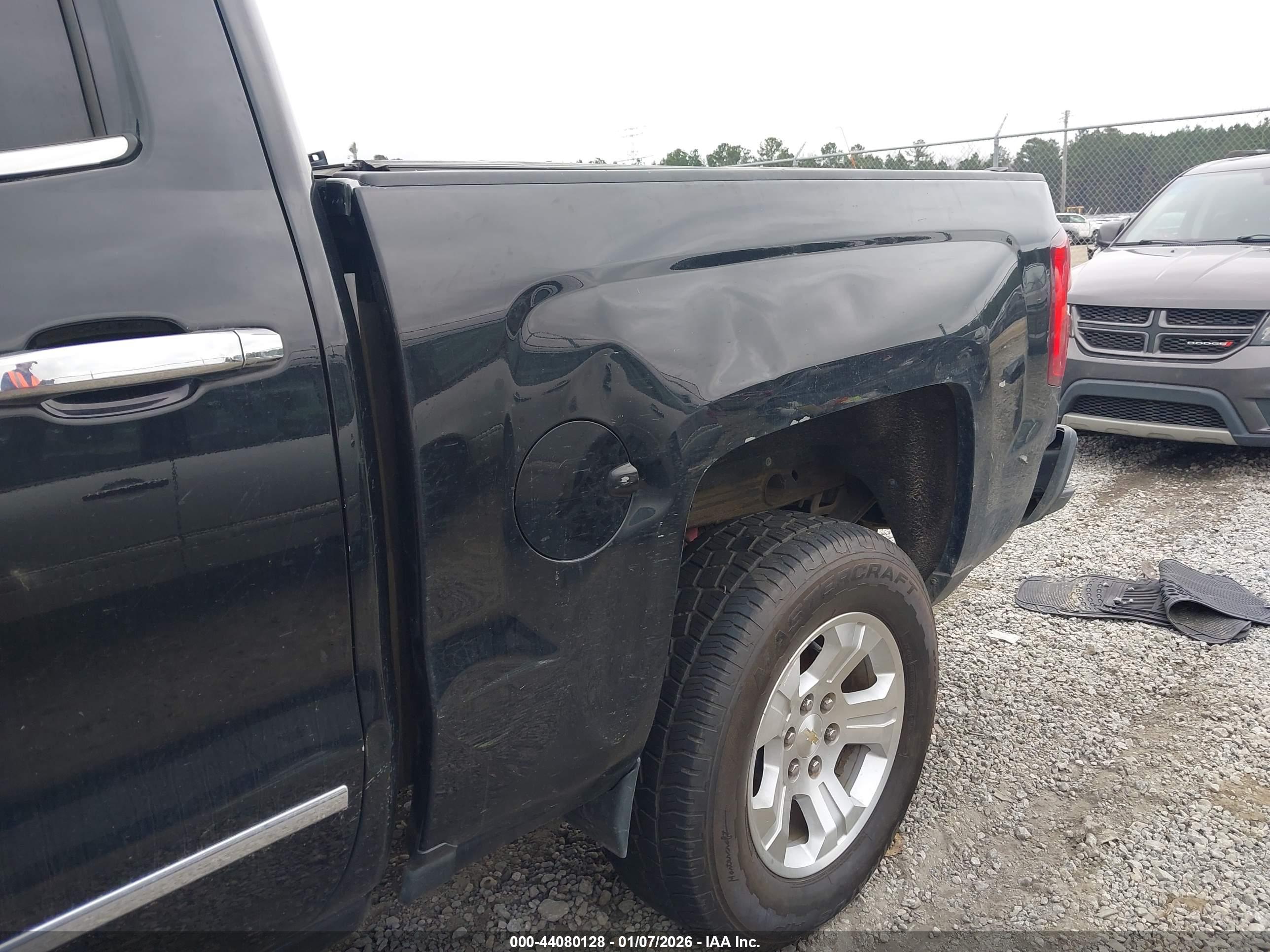 CHEVROLET SILVERADO image 6