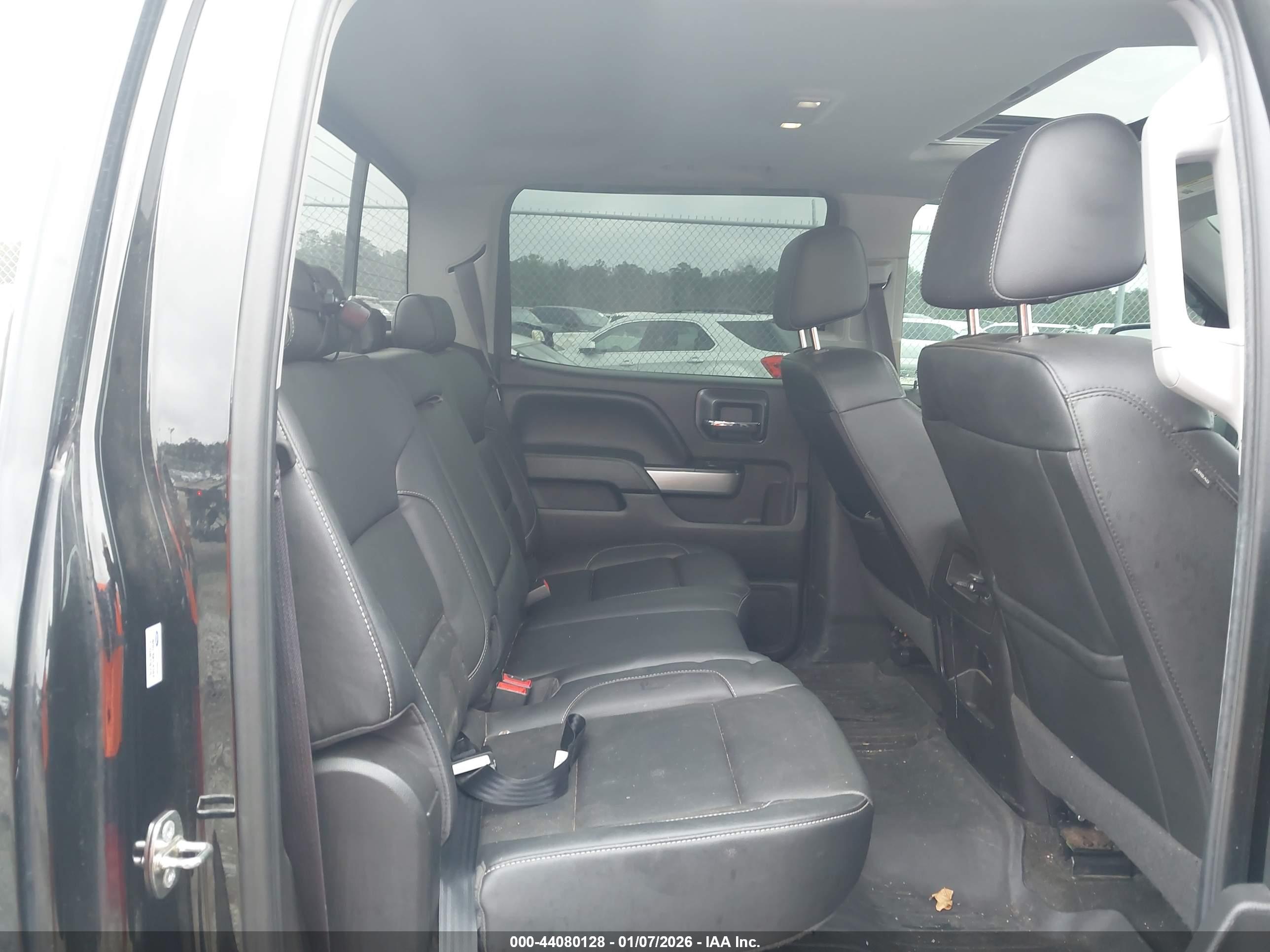 CHEVROLET SILVERADO image 8