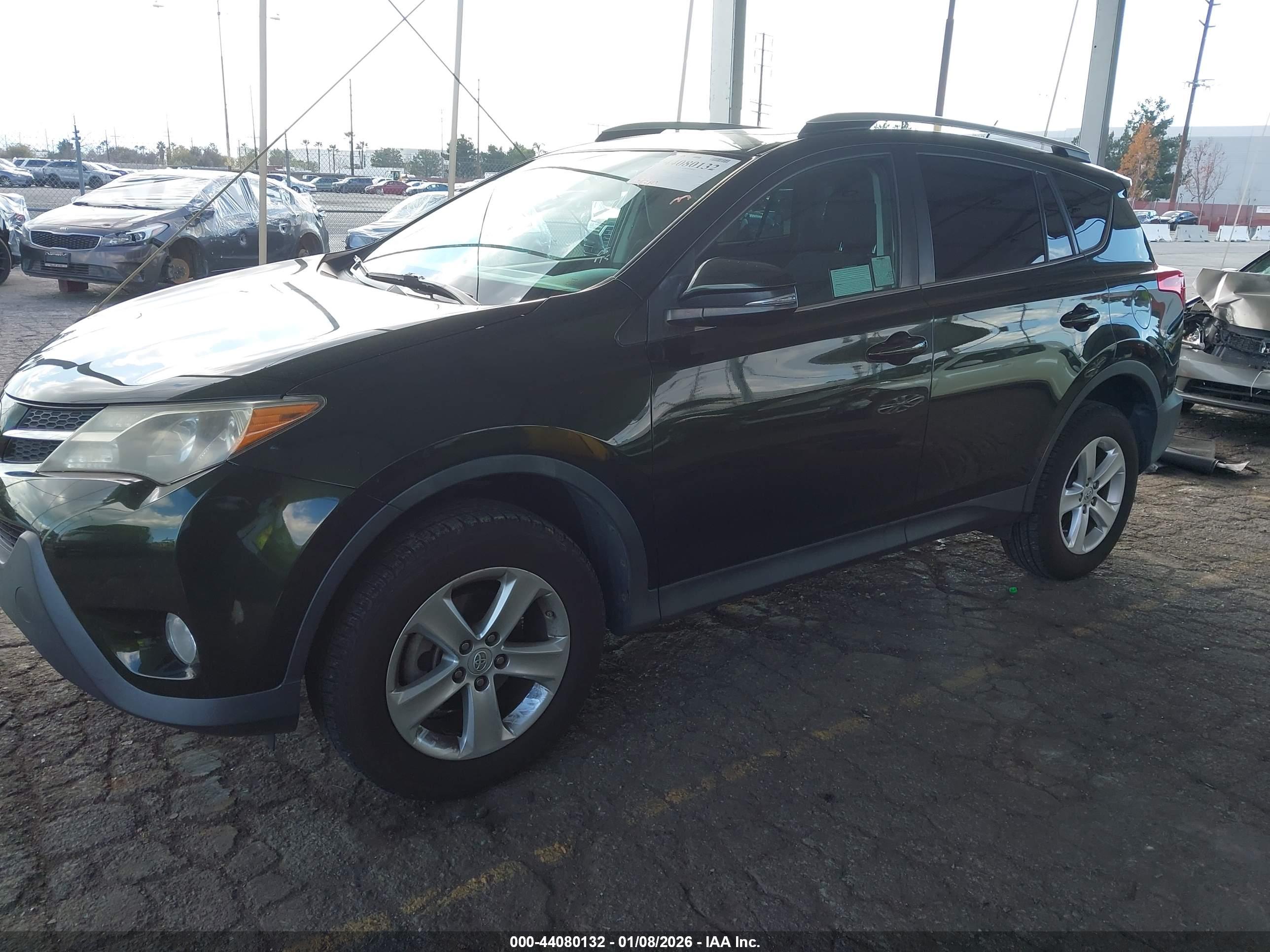 TOYOTA RAV4 image 2