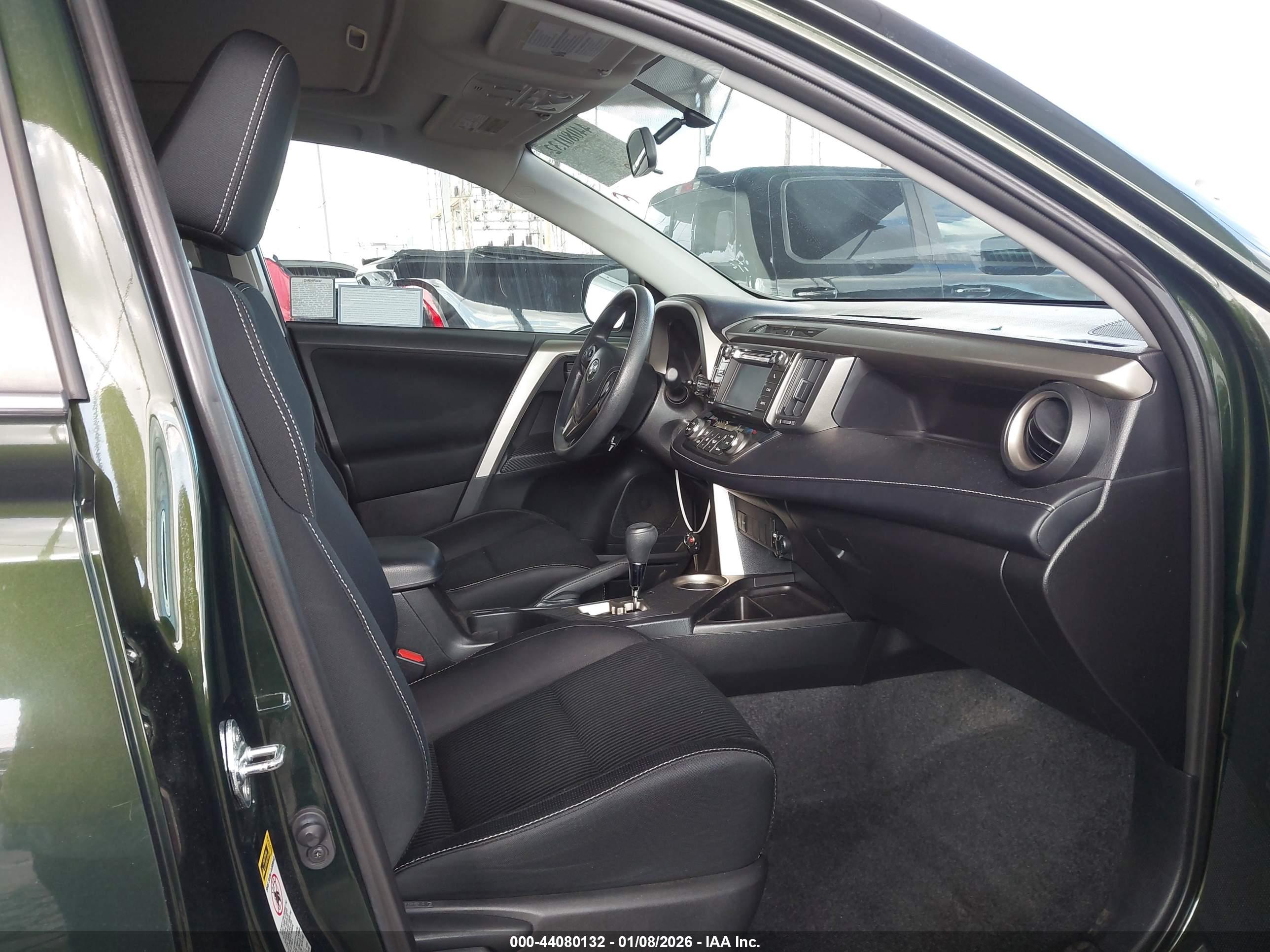 TOYOTA RAV4 image 5