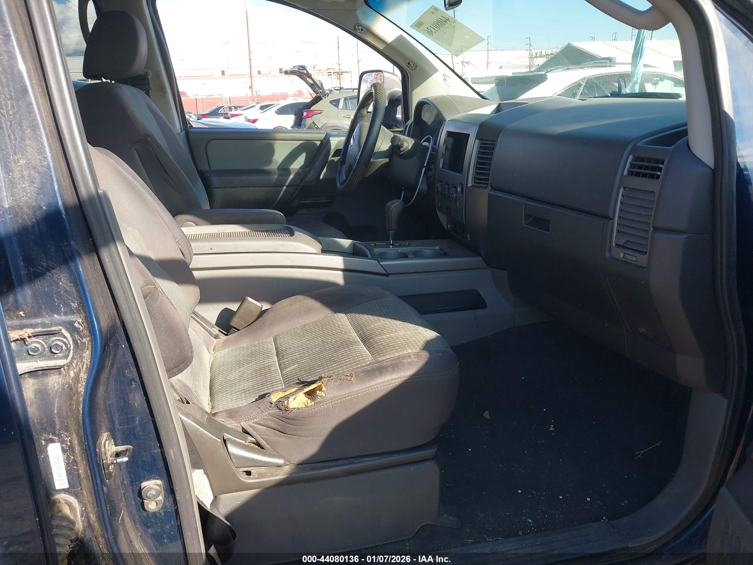 NISSAN TITAN image 5