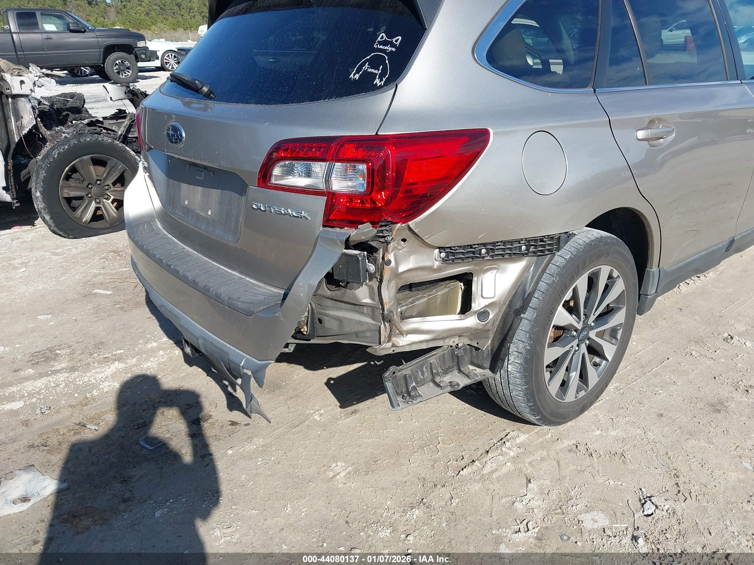 SUBARU OUTBACK image 6