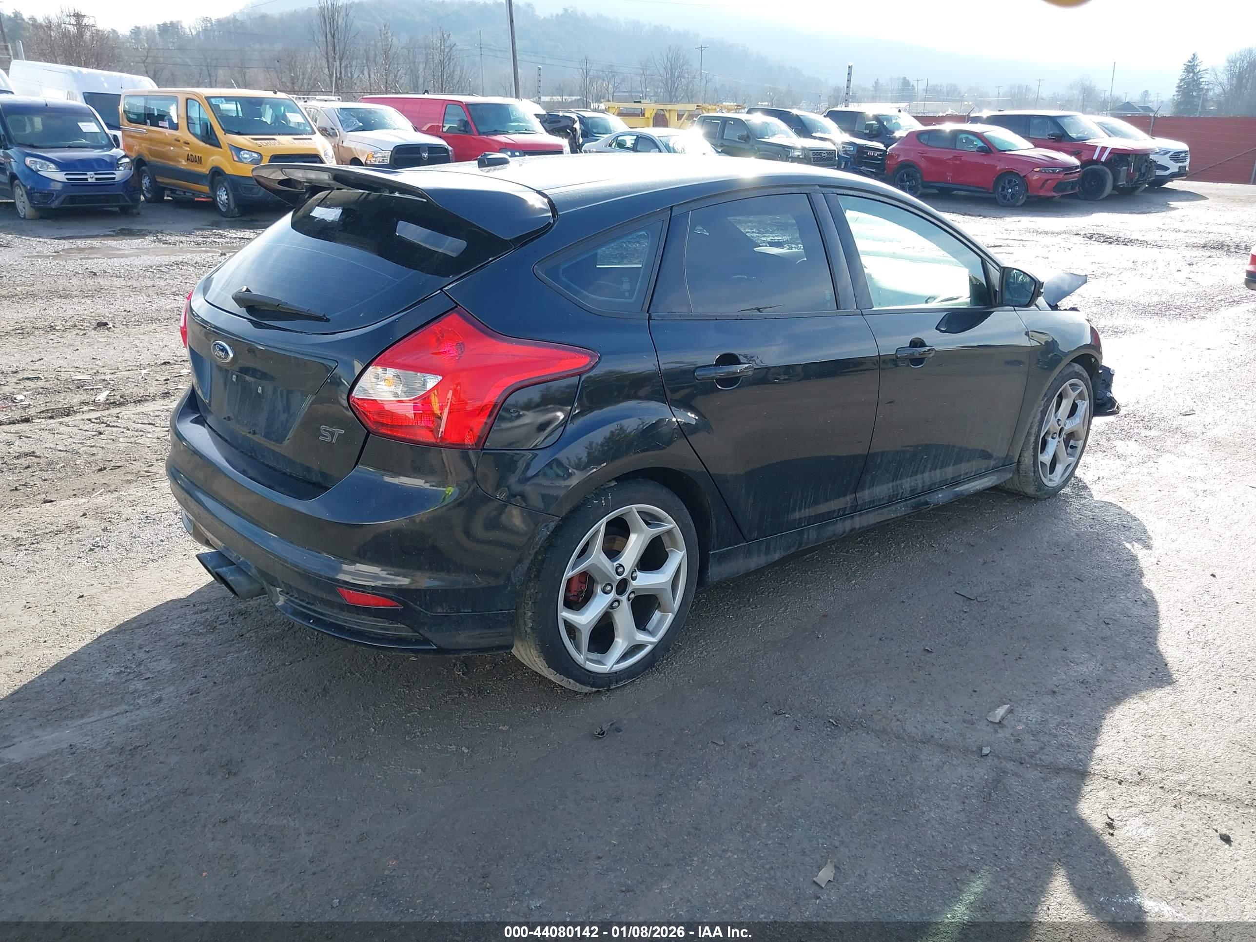 FORD FOCUS image 4