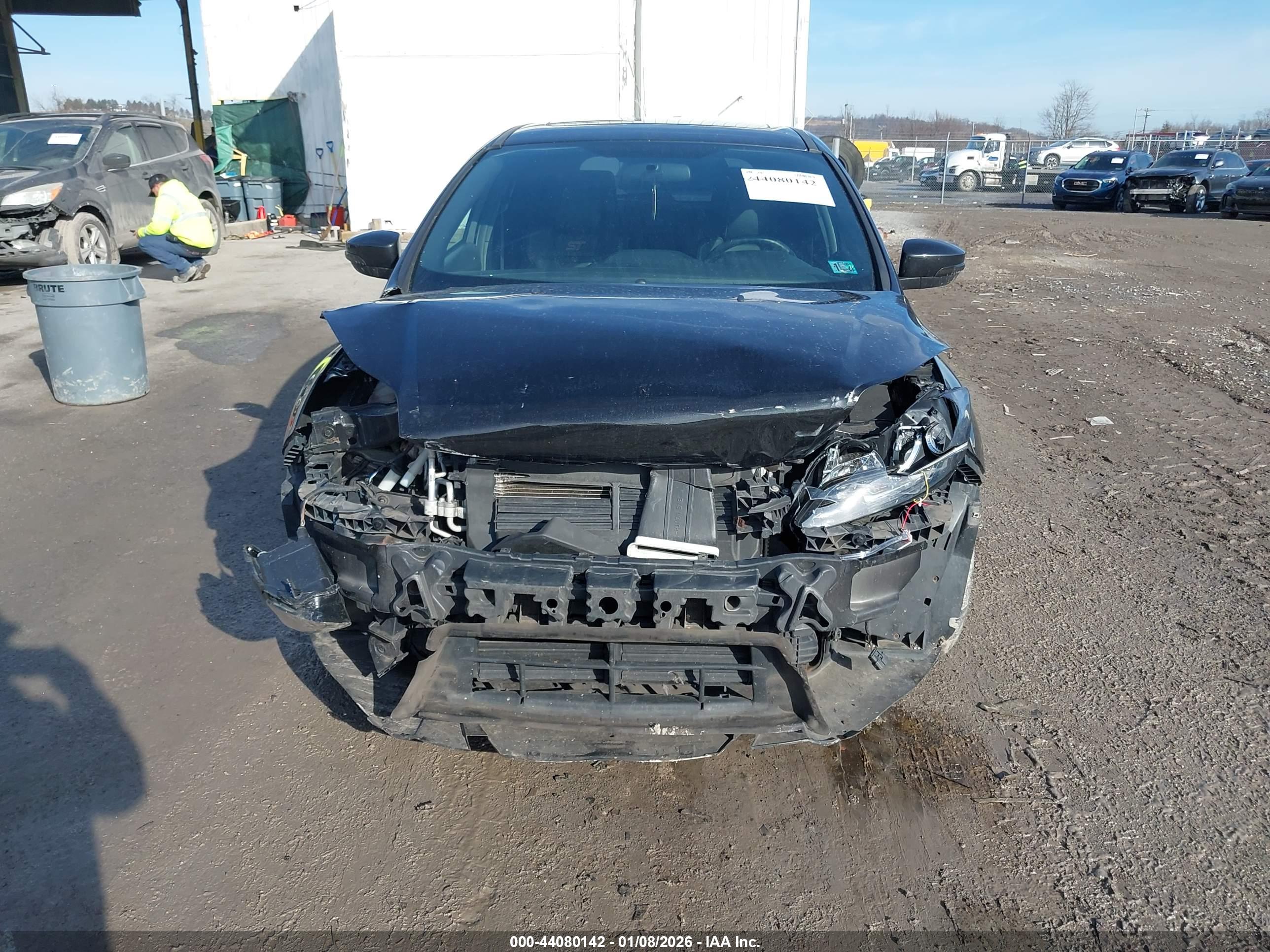 FORD FOCUS image 6