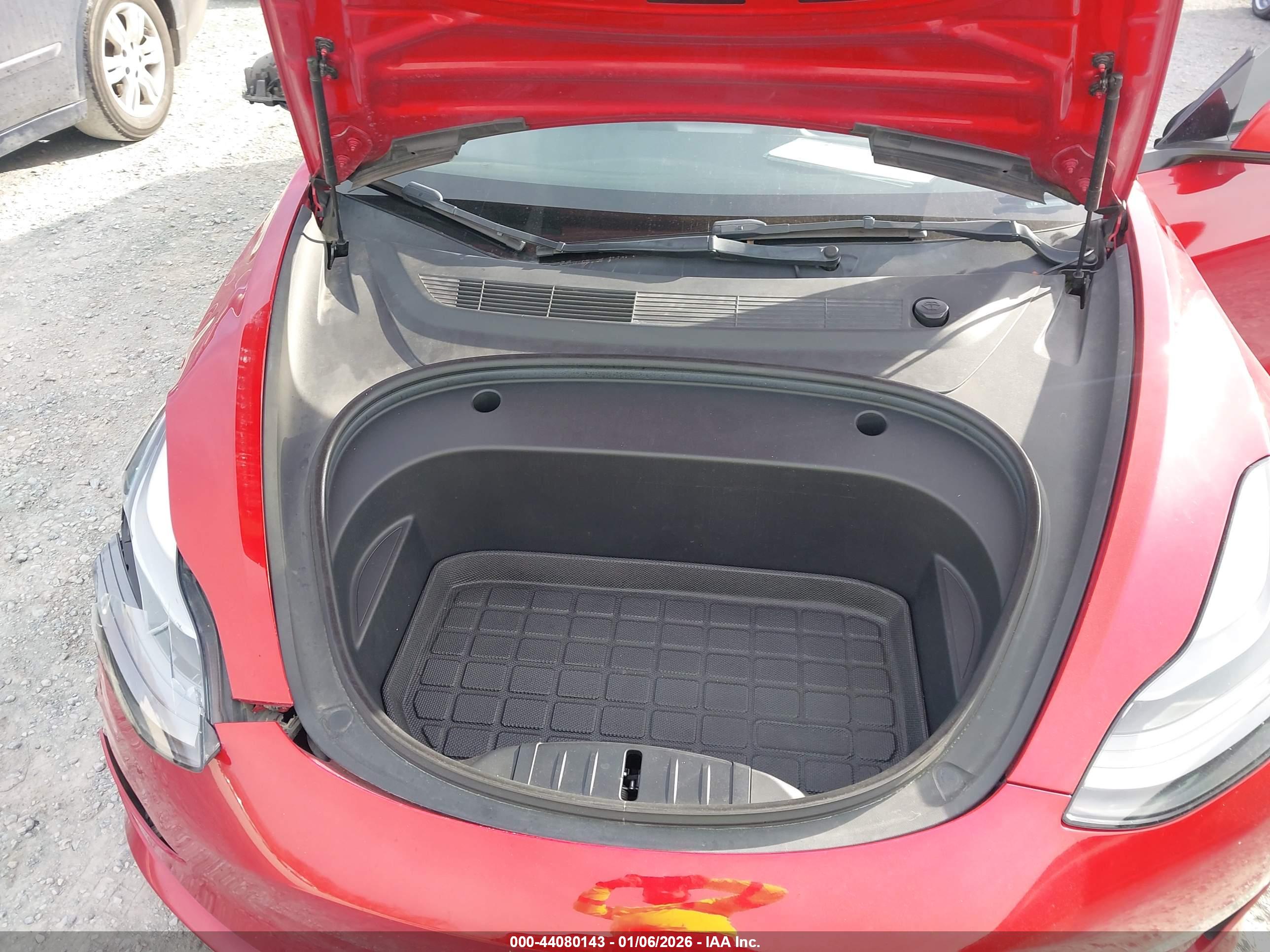 TESLA MODEL image 10