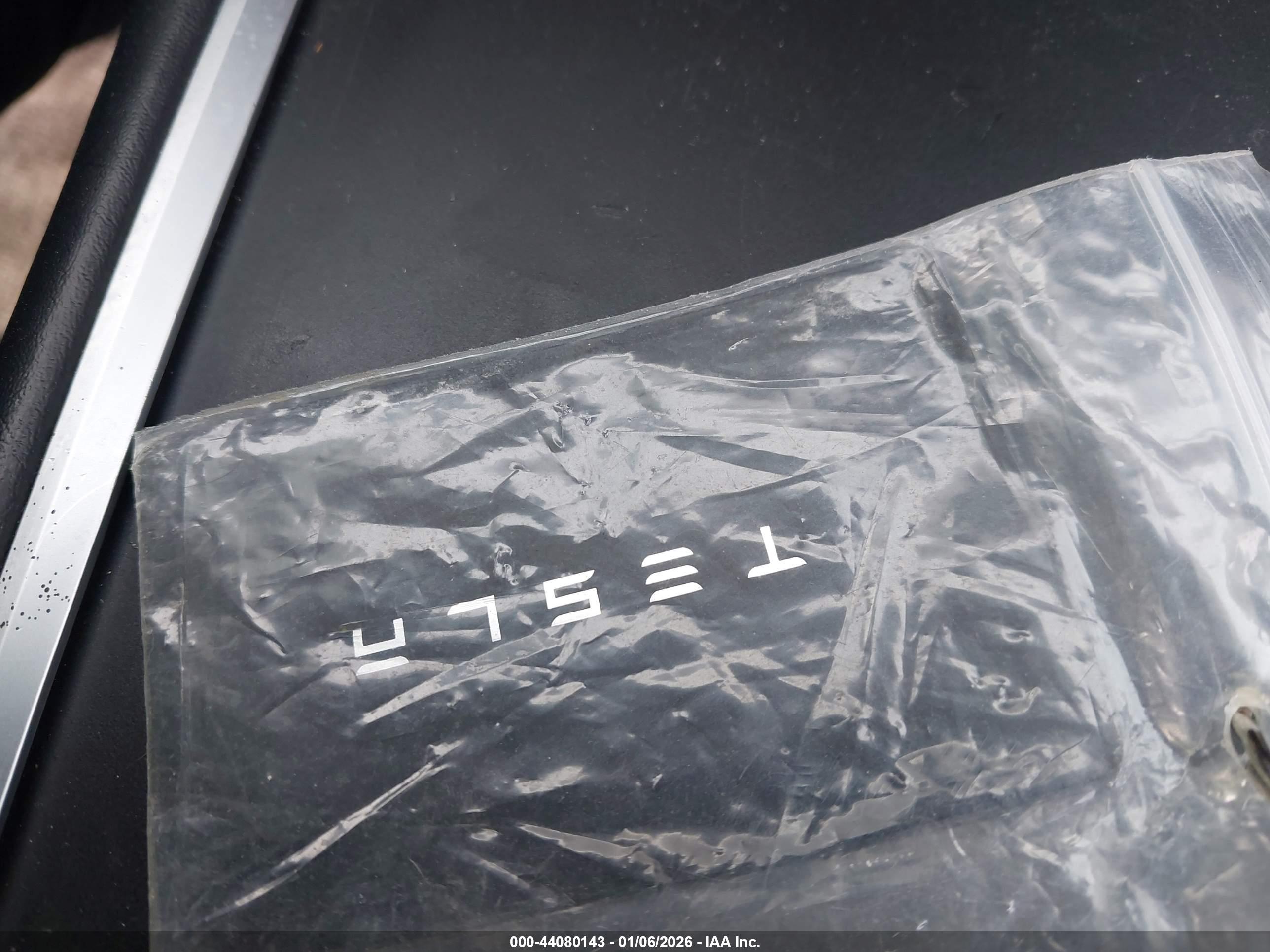 TESLA MODEL image 11