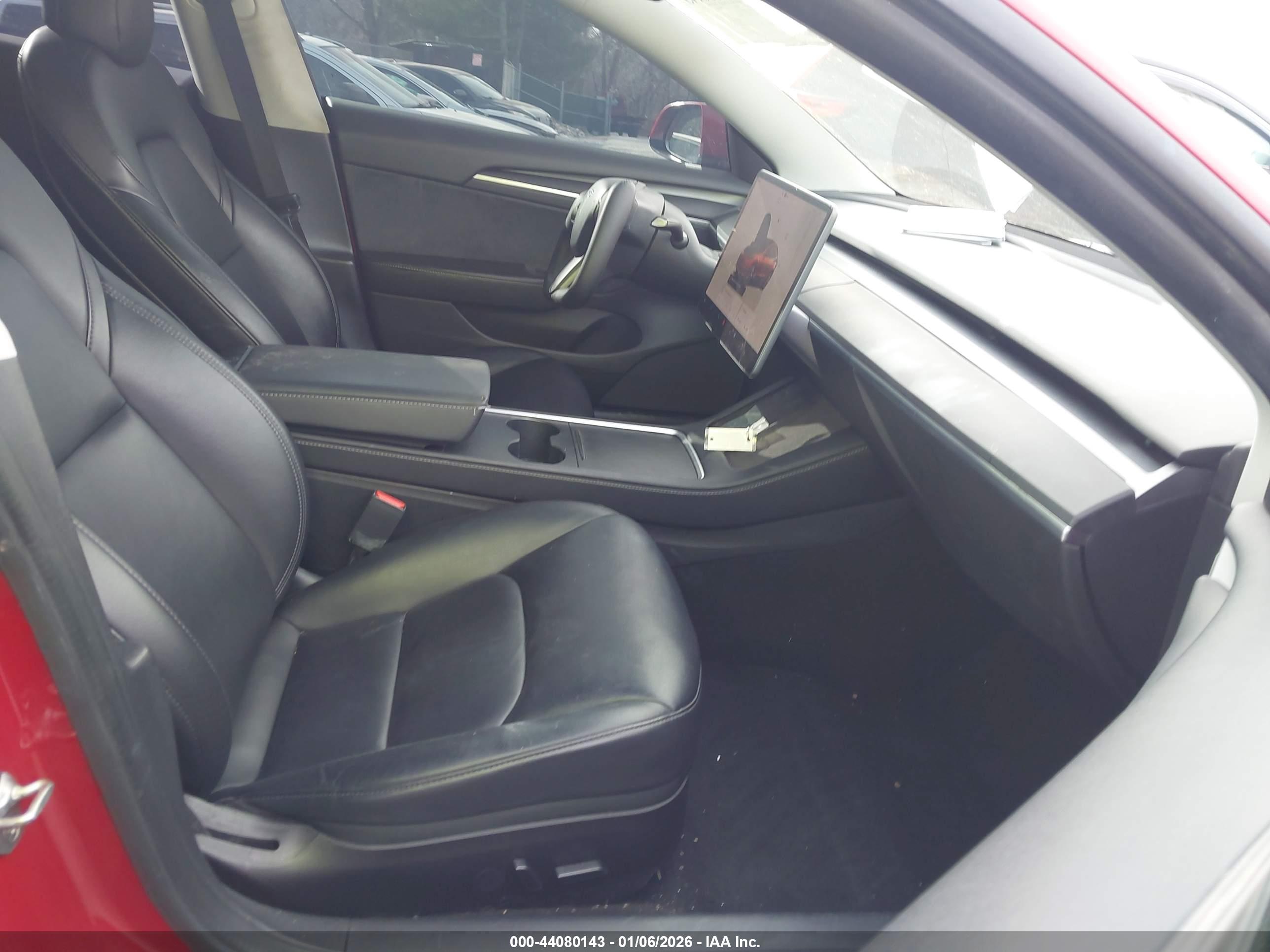 TESLA MODEL image 5