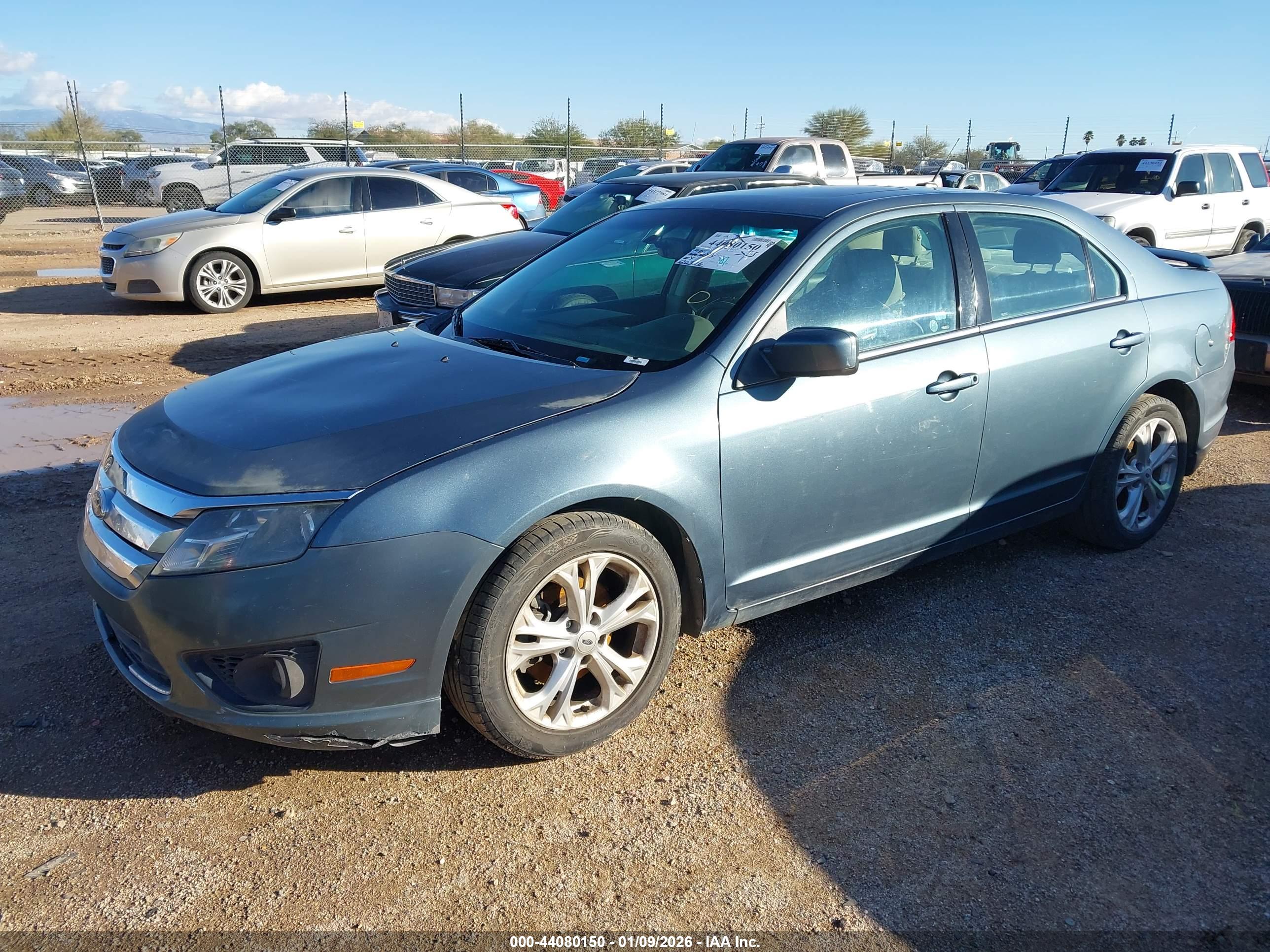 FORD FUSION image 2