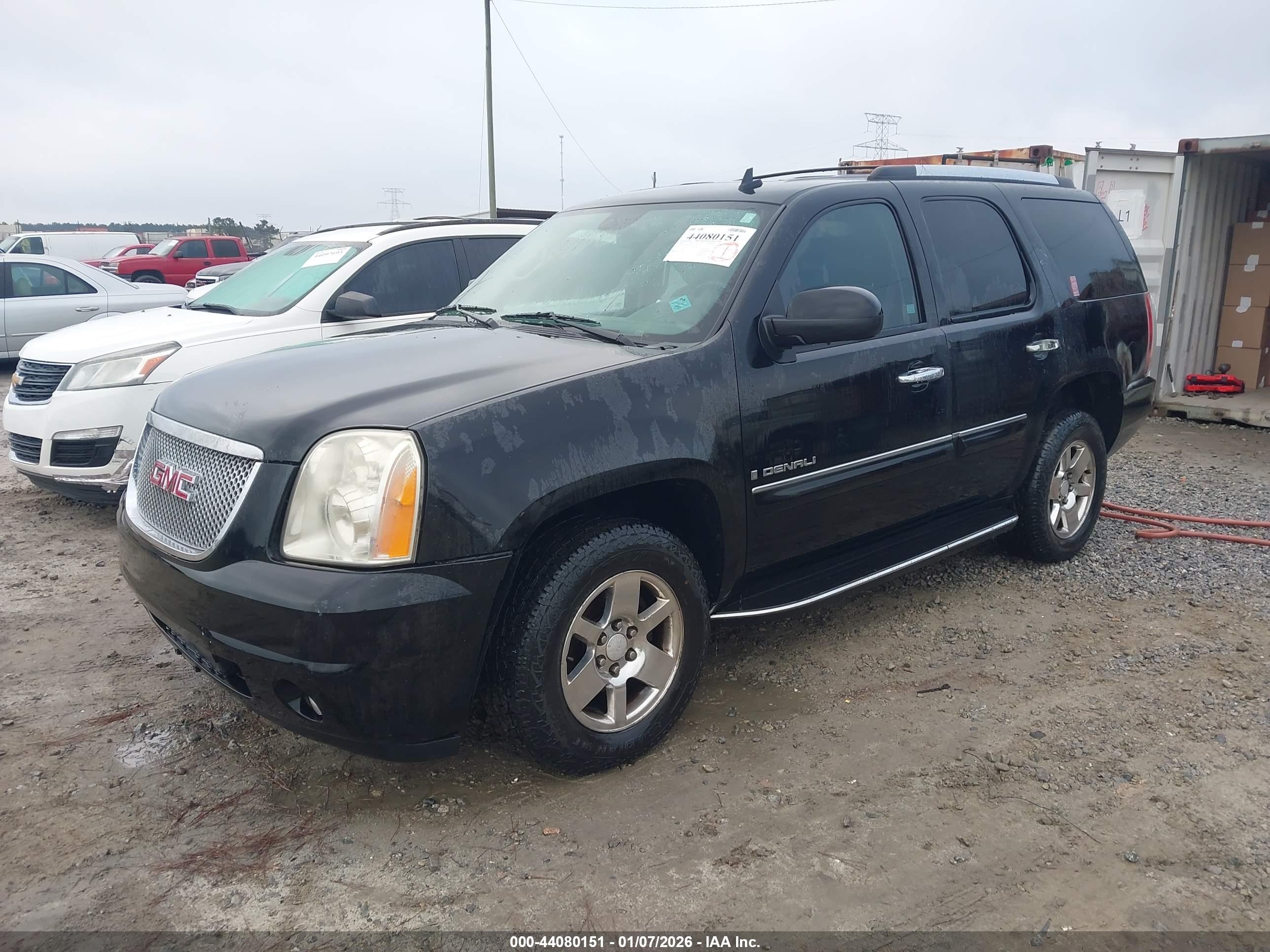 GMC YUKON image 2