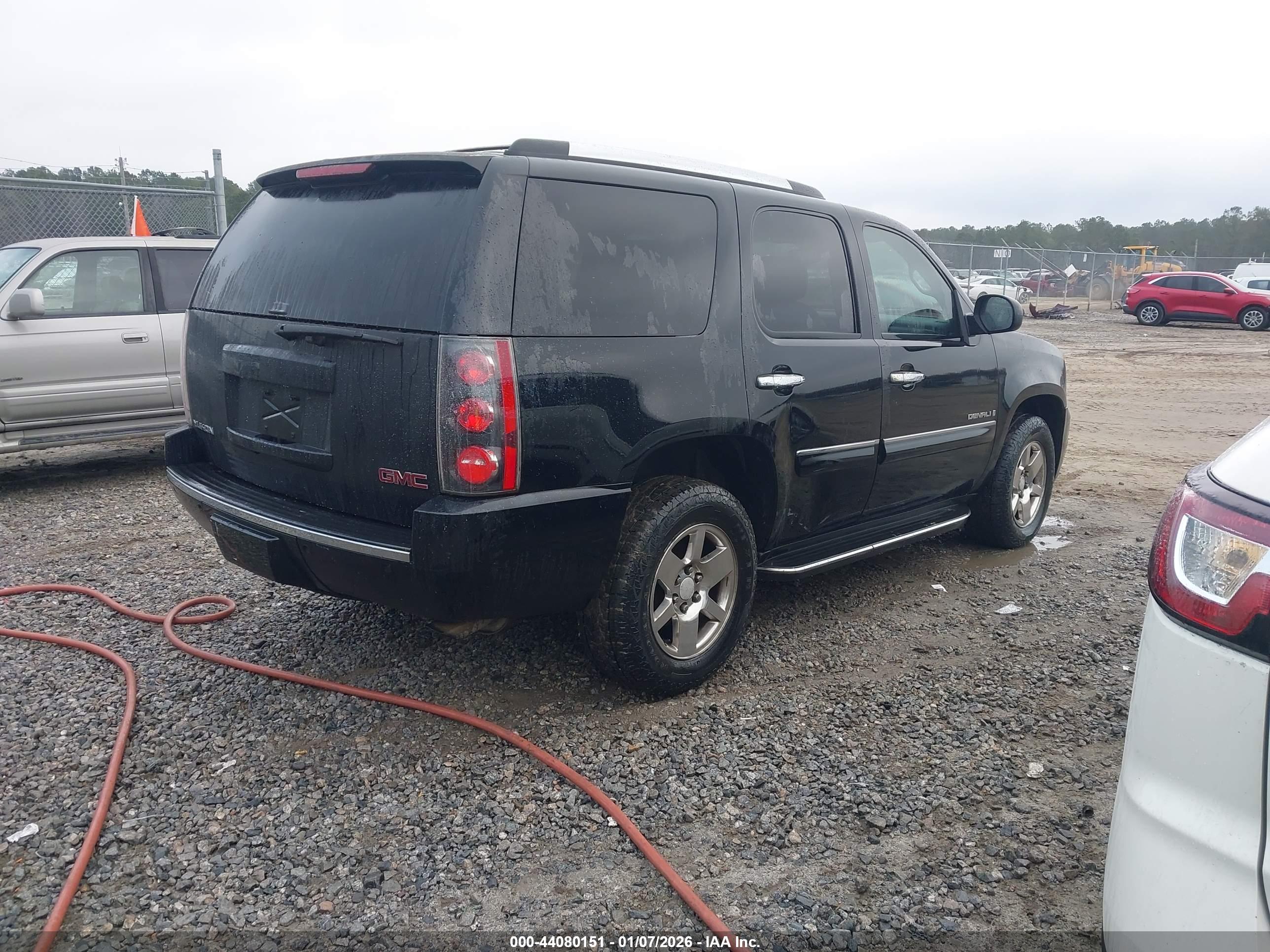 GMC YUKON image 4