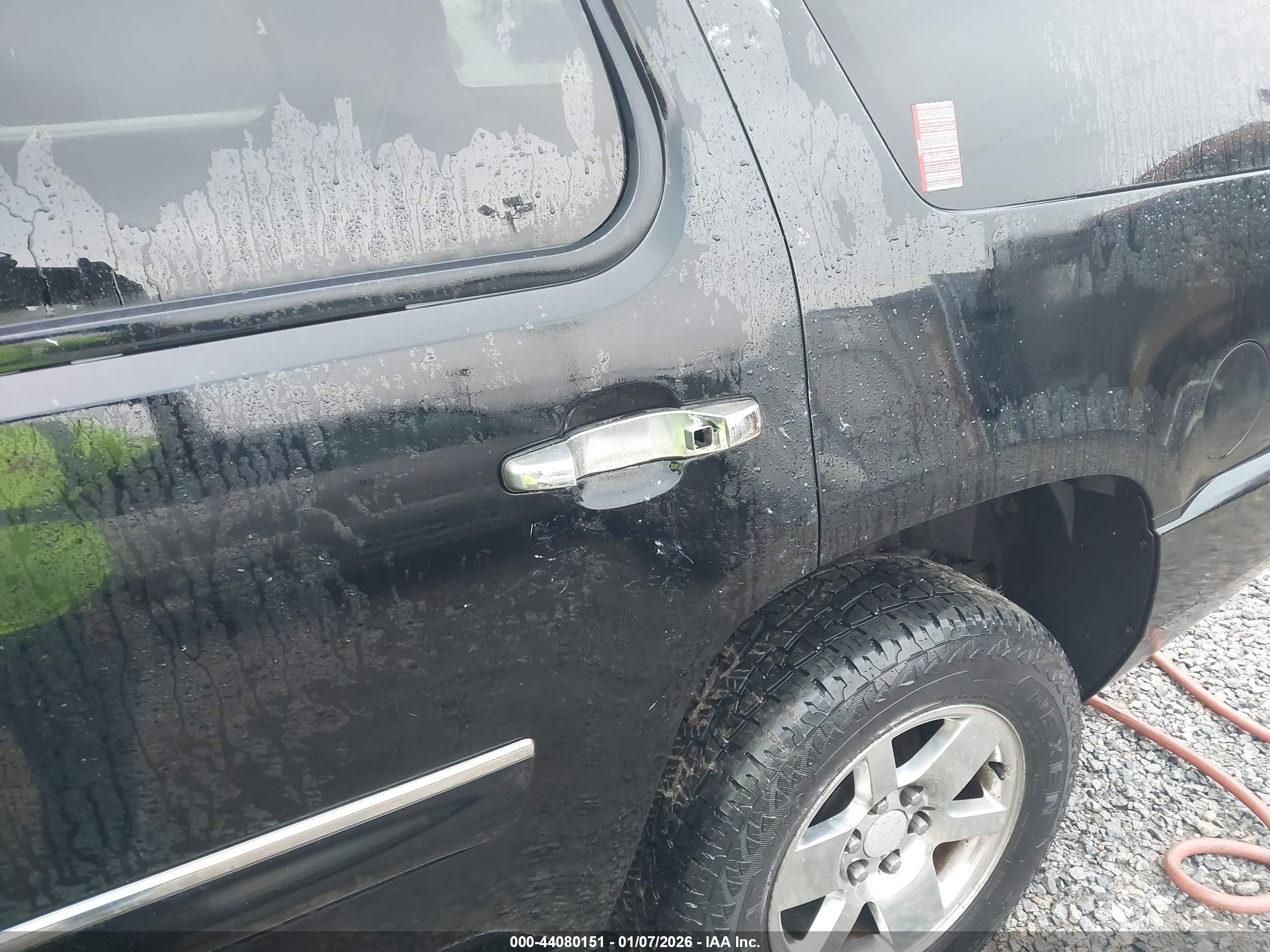 GMC YUKON image 6