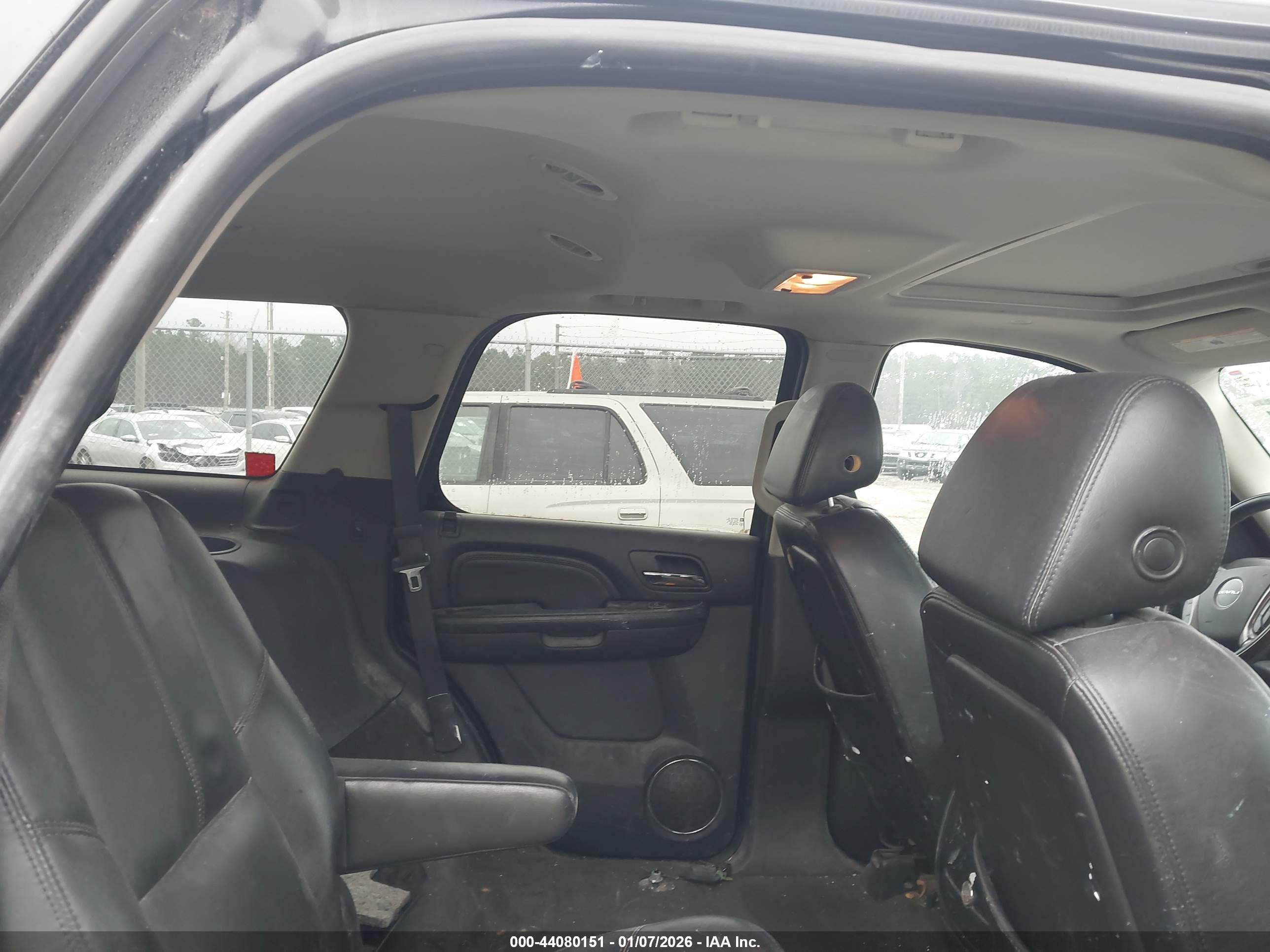 GMC YUKON image 8