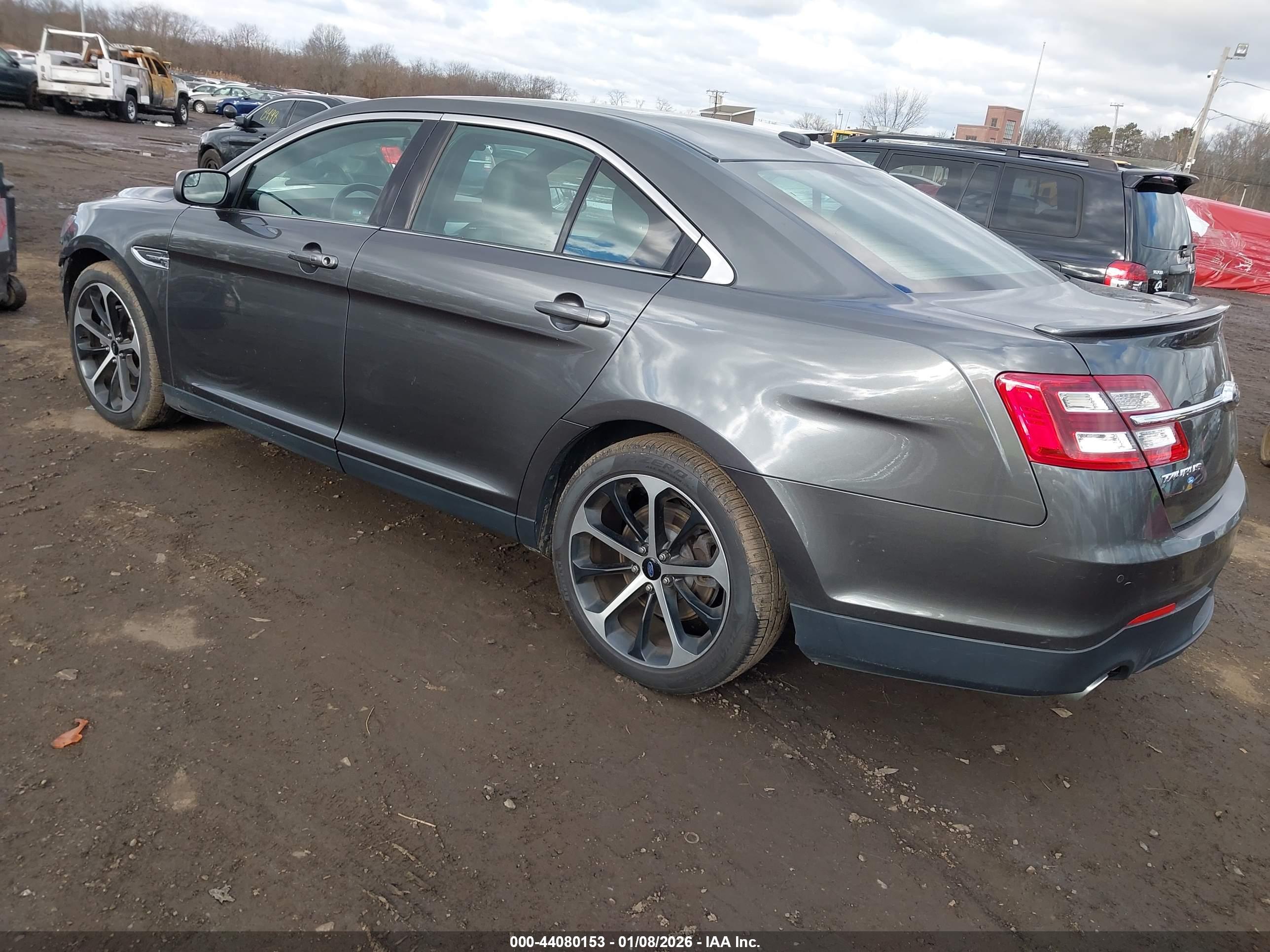 FORD TAURUS image 3