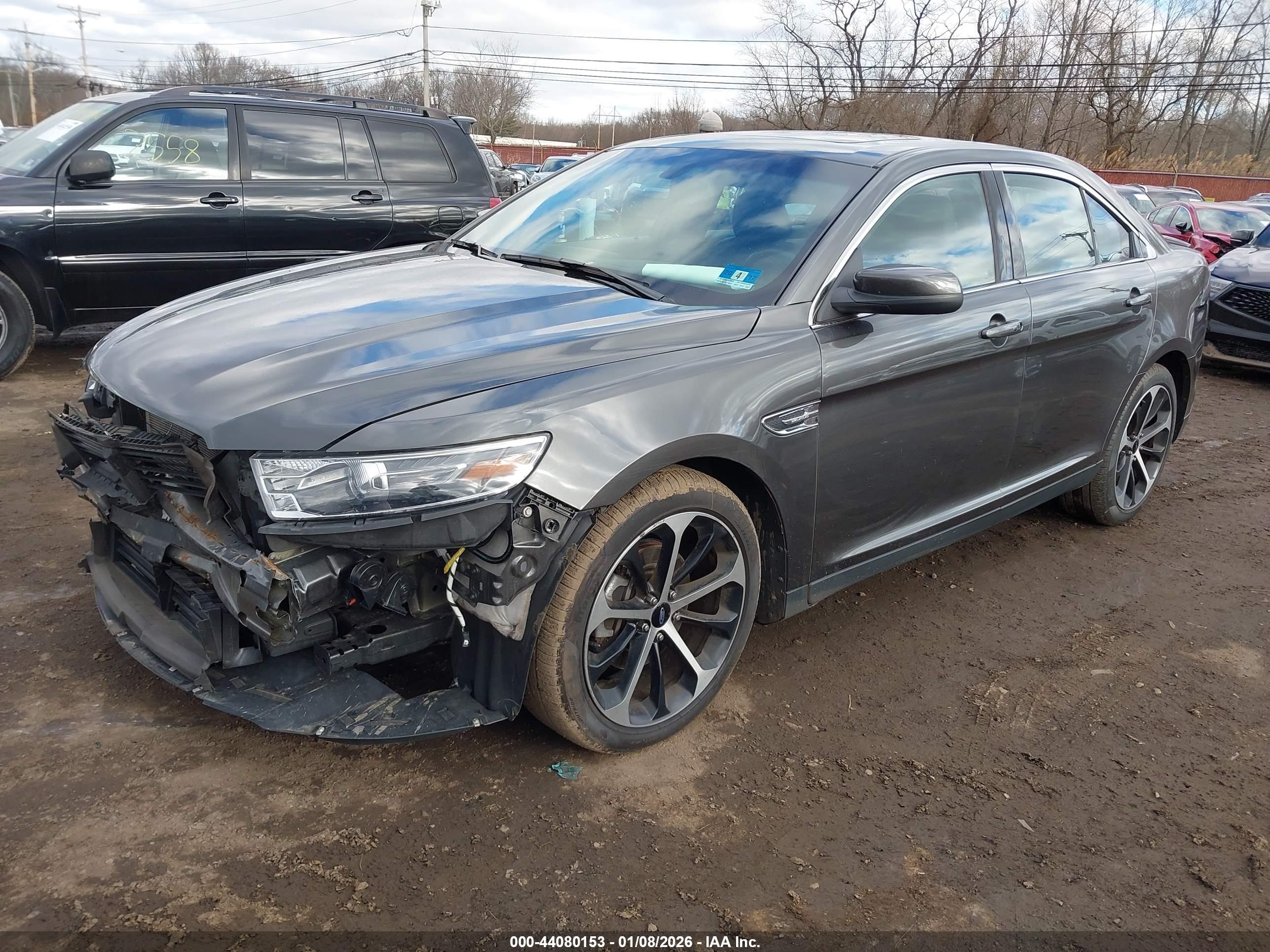 FORD TAURUS image 6