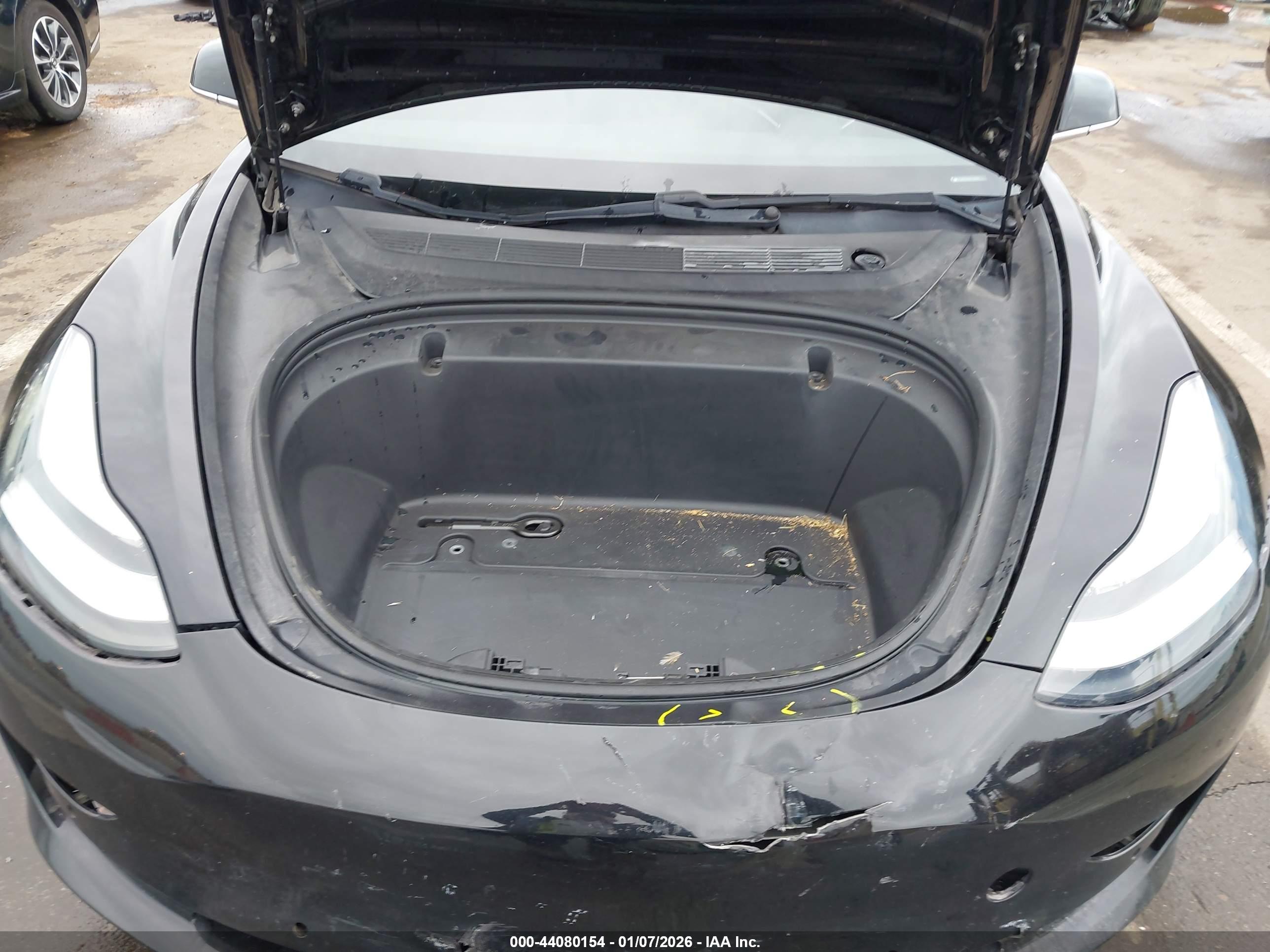 TESLA MODEL image 10