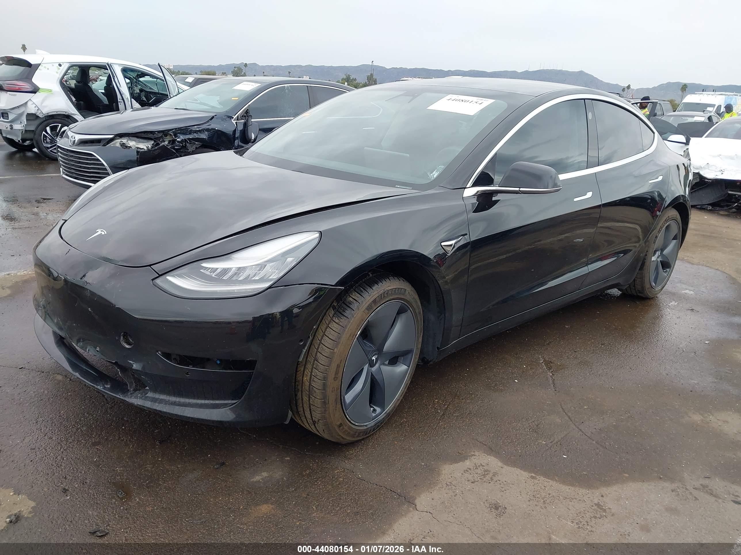 TESLA MODEL image 2