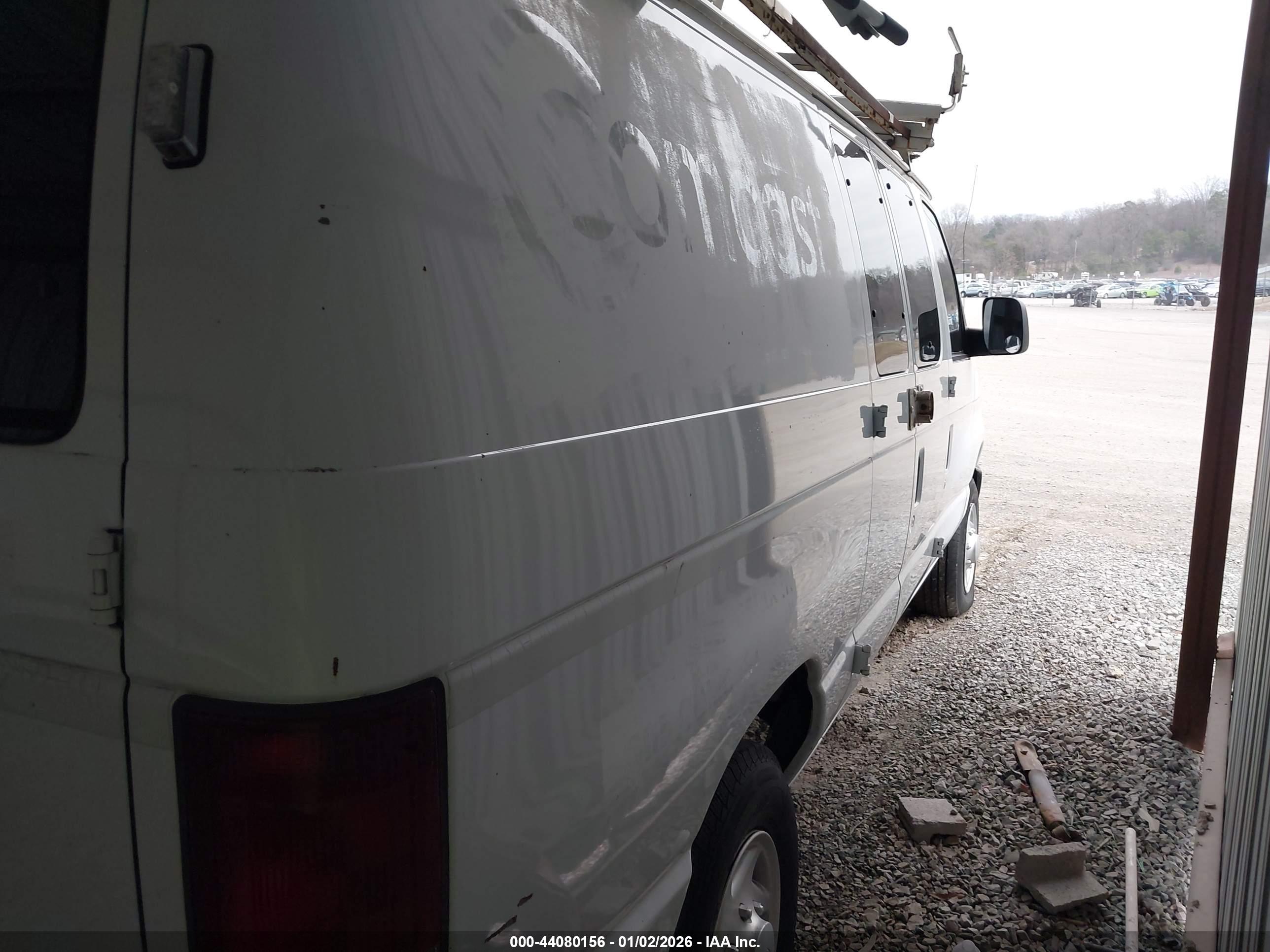 FORD E-250 image 4