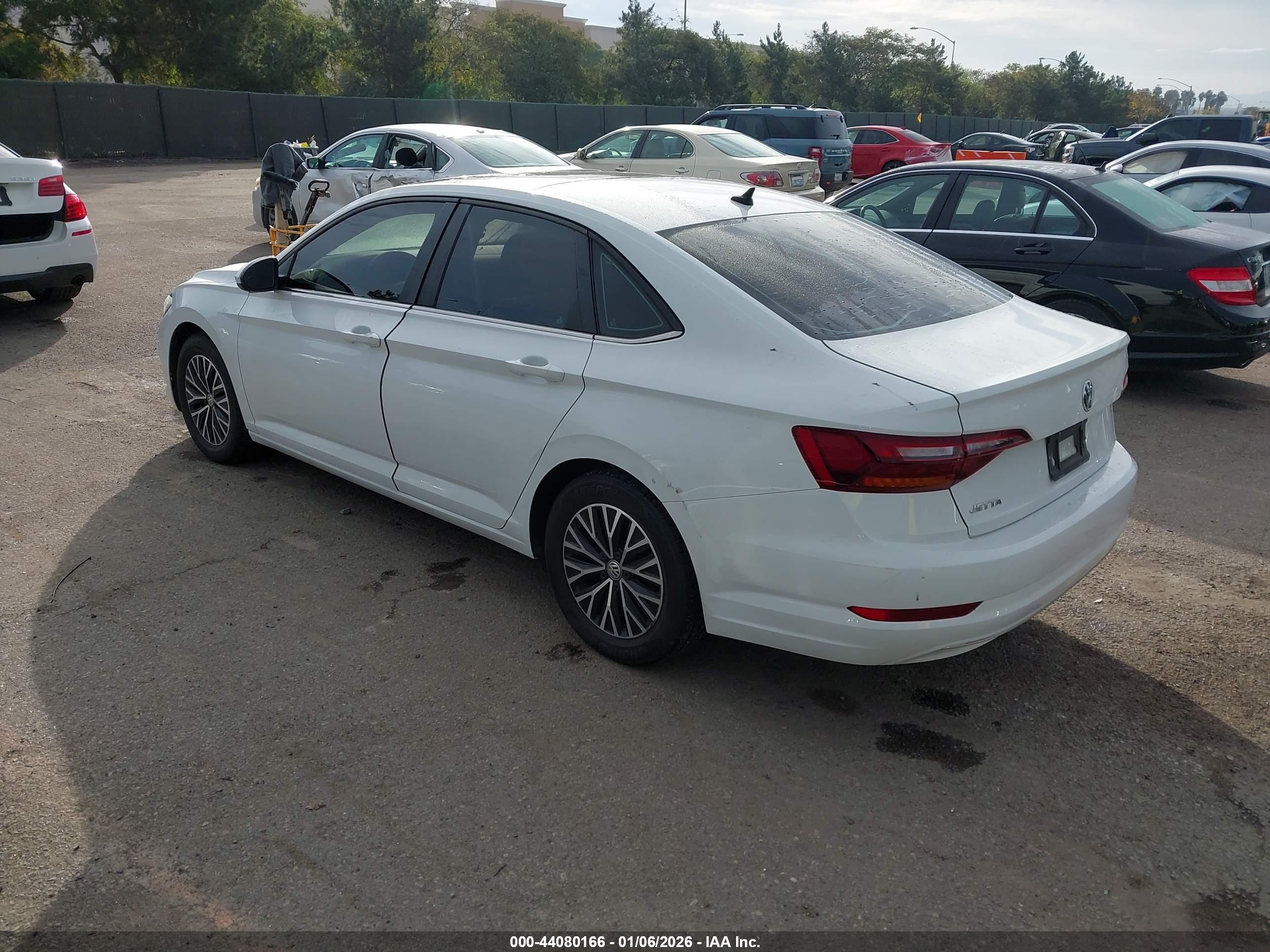 VOLKSWAGEN JETTA image 3
