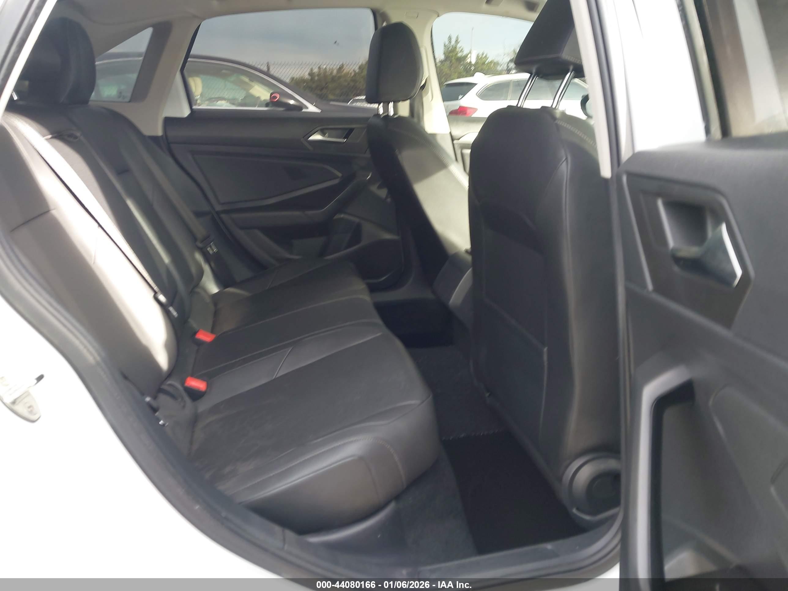 VOLKSWAGEN JETTA image 8