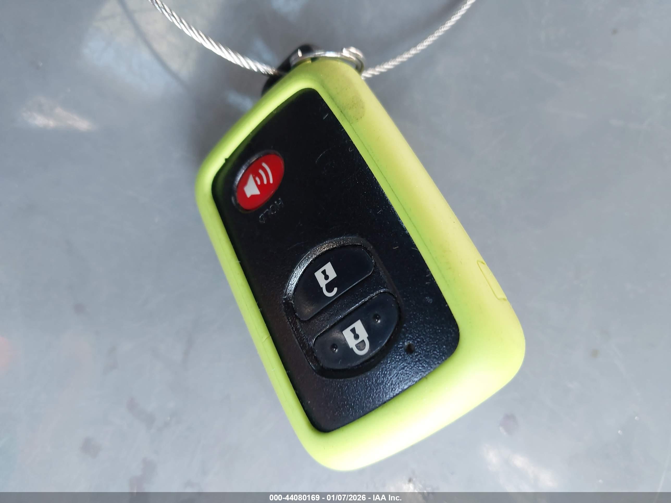TOYOTA PRIUS image 11