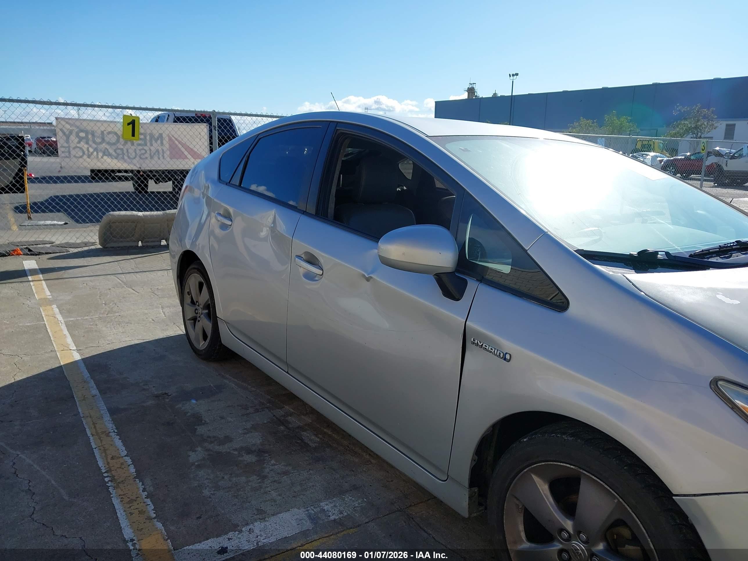 TOYOTA PRIUS image 6