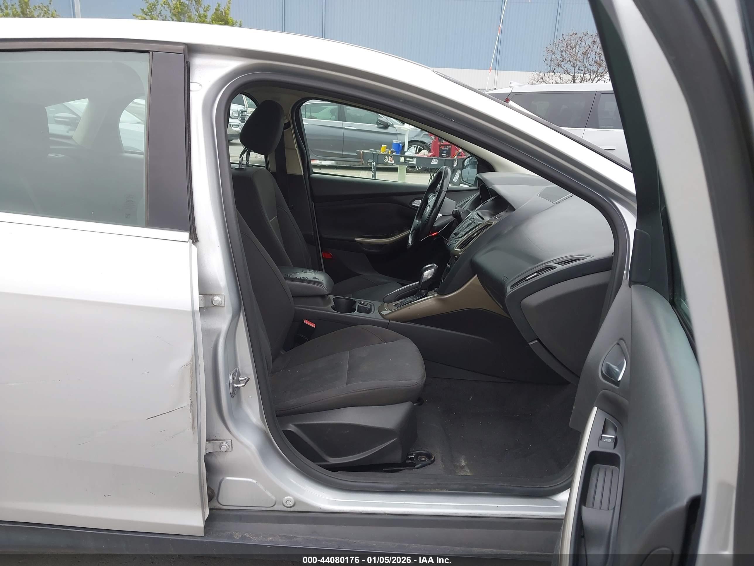 FORD FOCUS image 5