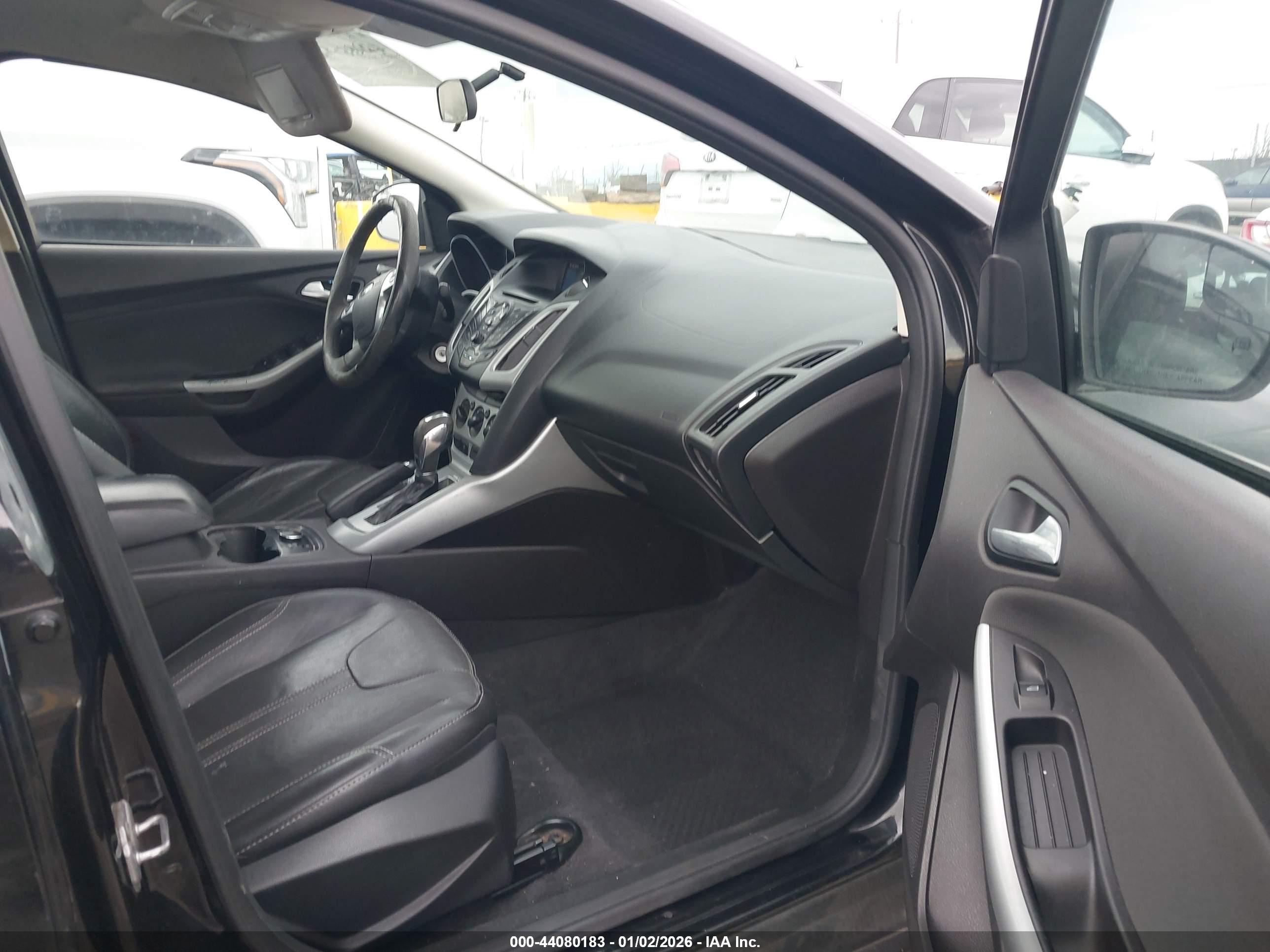 FORD FOCUS image 5