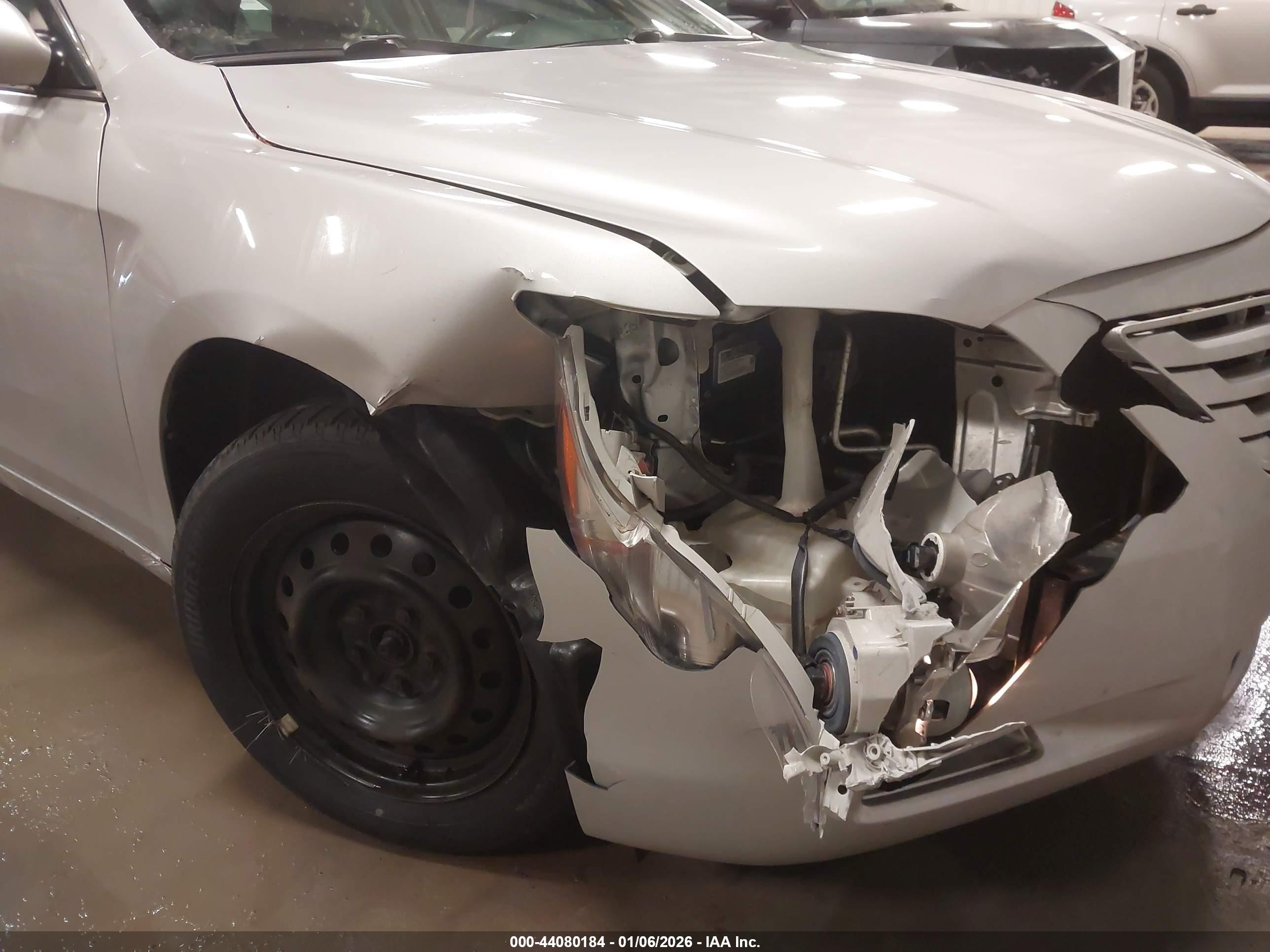 TOYOTA CAMRY image 6